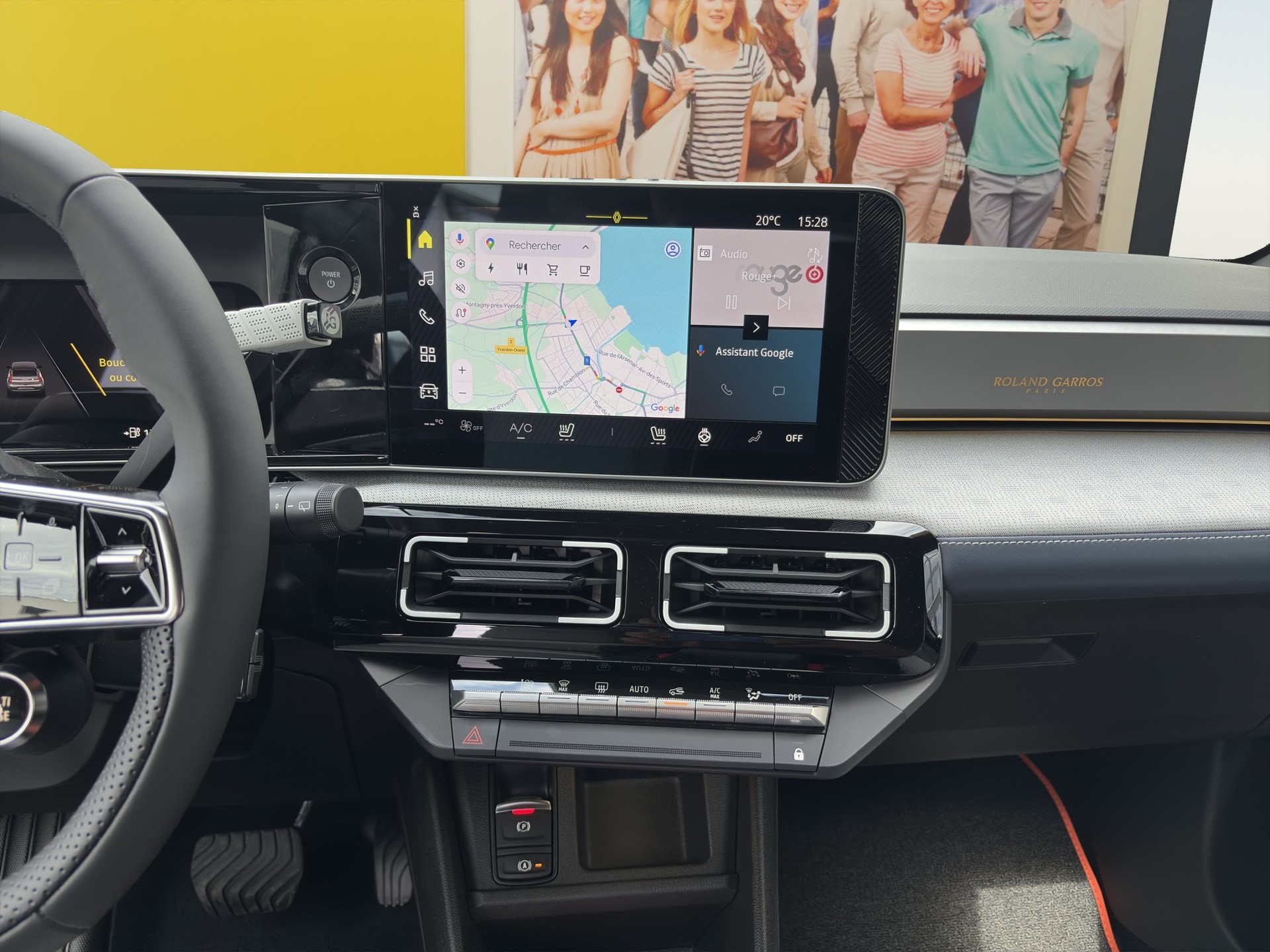 RENAULT R5 E-Tech Comfort Range 52 kWh Roland Garros-image-14