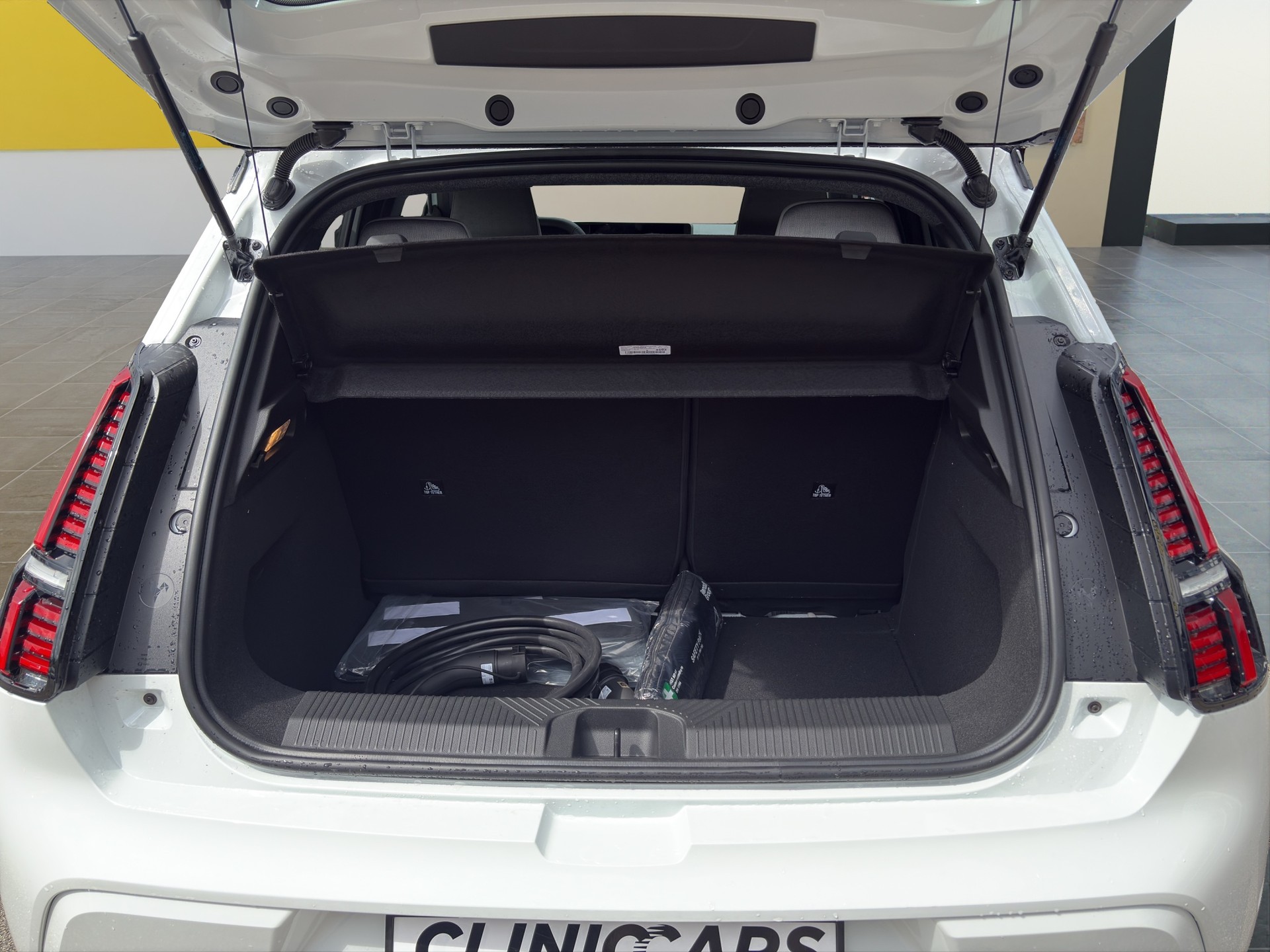 RENAULT R5 E-Tech Comfort Range 52 kWh Roland Garros-image-4