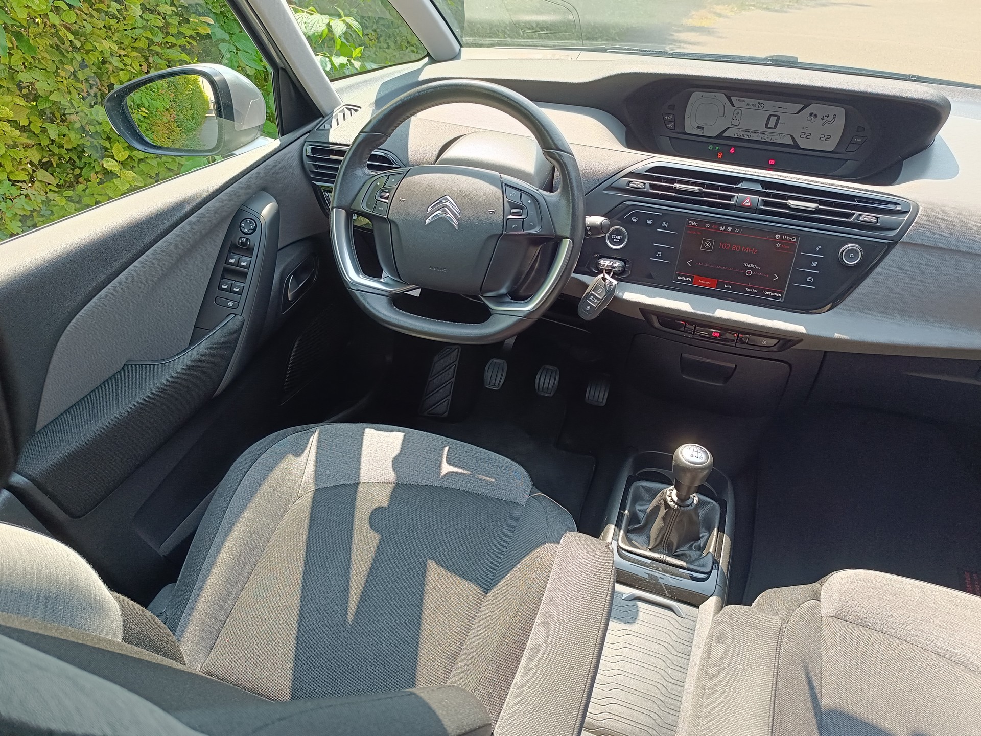 CITROEN C4 Picasso 1.2 Pure Tech Live-image-10