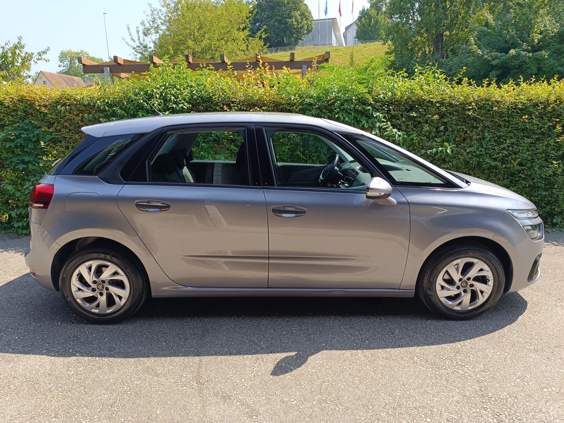 CITROEN C4 Picasso 1.2 Pure Tech Live-image-3