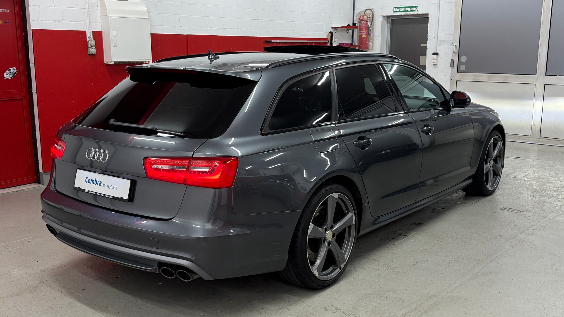 AUDI S6 Avant 4.0 TFSI V8 quattro S-tronic CH FZ frisch MFK aus 1 Hand, 8 F. berädert, Servicgepflegt 12 Mon. oder 20000km Garantie-showroom-element-2