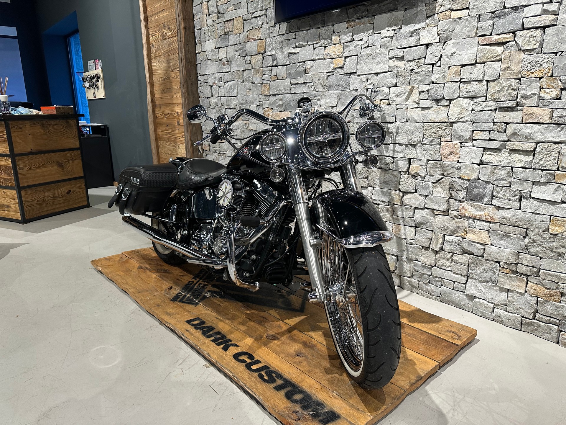 HARLEY-DAVIDSON FLSTN Softail Deluxe ABS-image-1