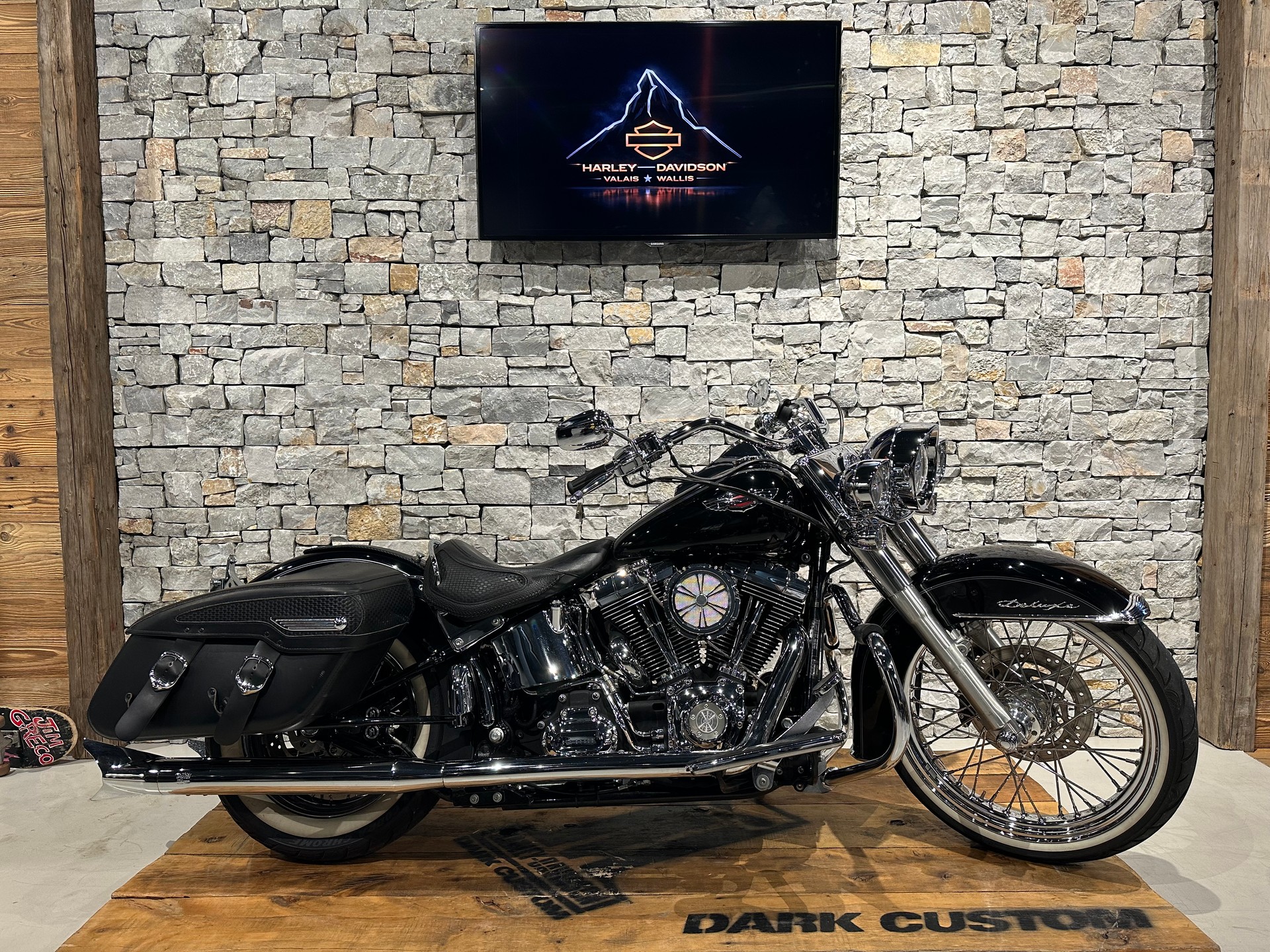 HARLEY-DAVIDSON FLSTN Softail Deluxe ABS-image-0