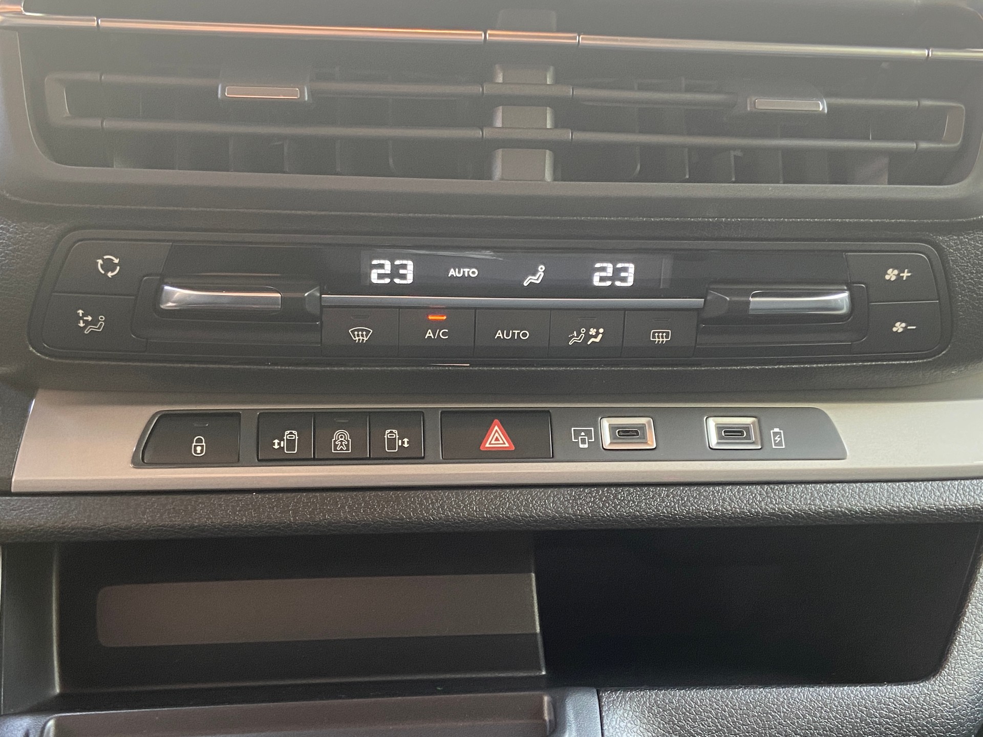 FIAT Ulysse M 2.2 JTD Business L2 9-Plätze-image-18
