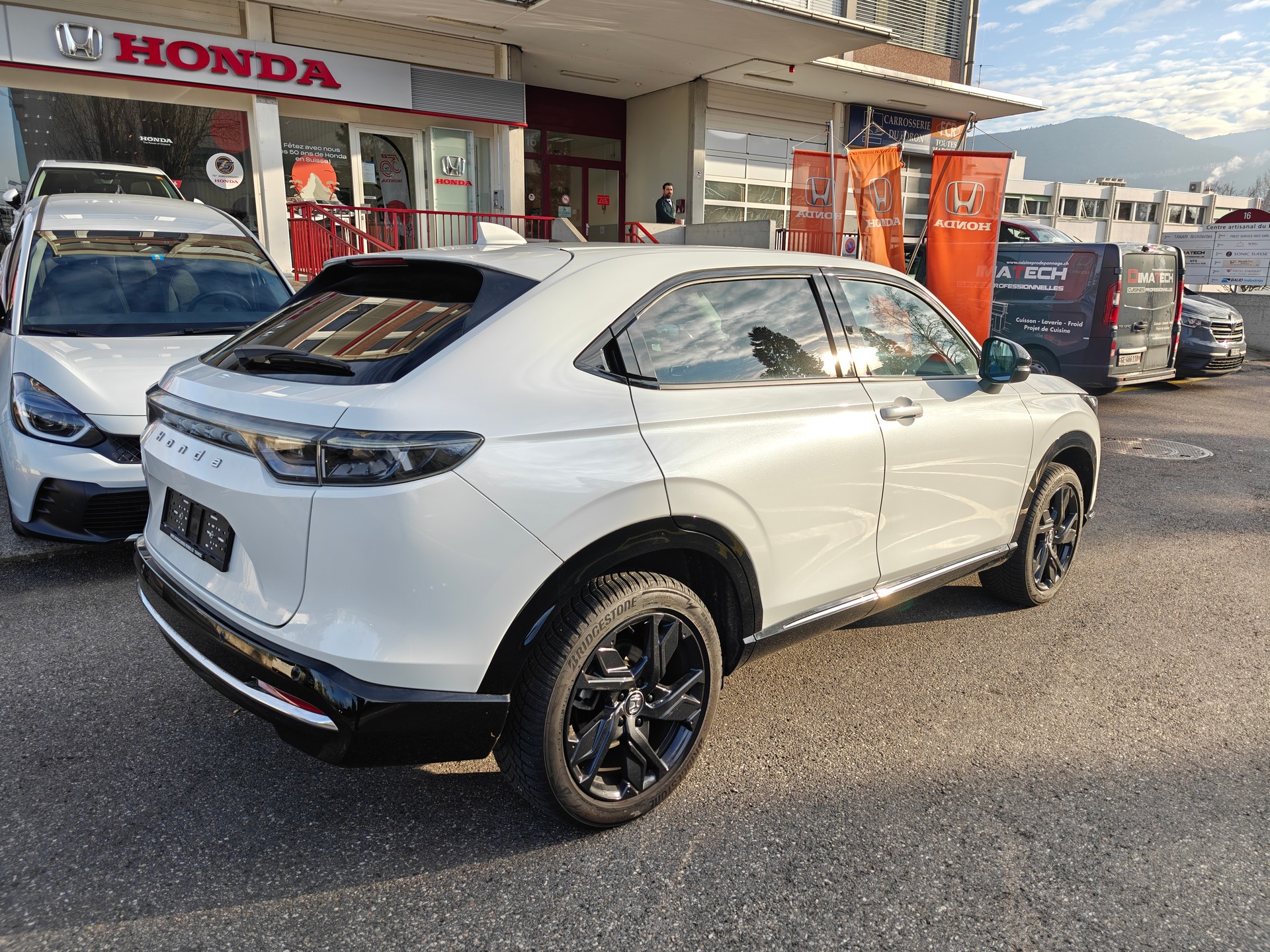 HONDA Ny1 Elegance-image-1