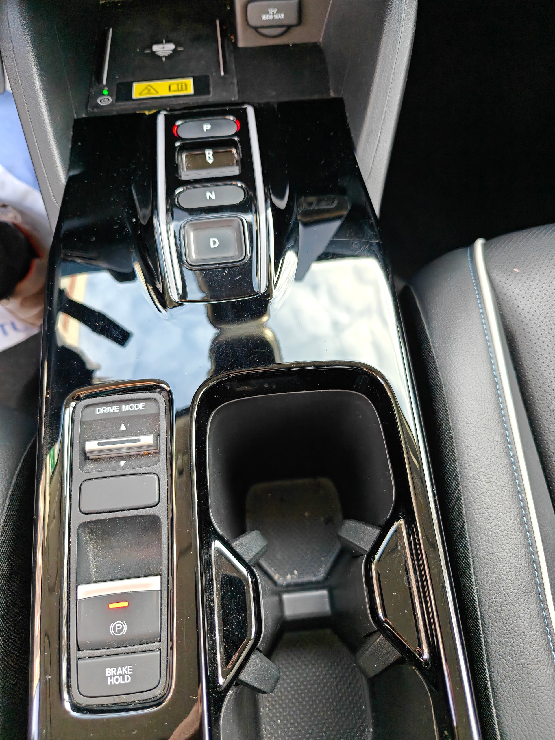 HONDA Ny1 Elegance-image-4
