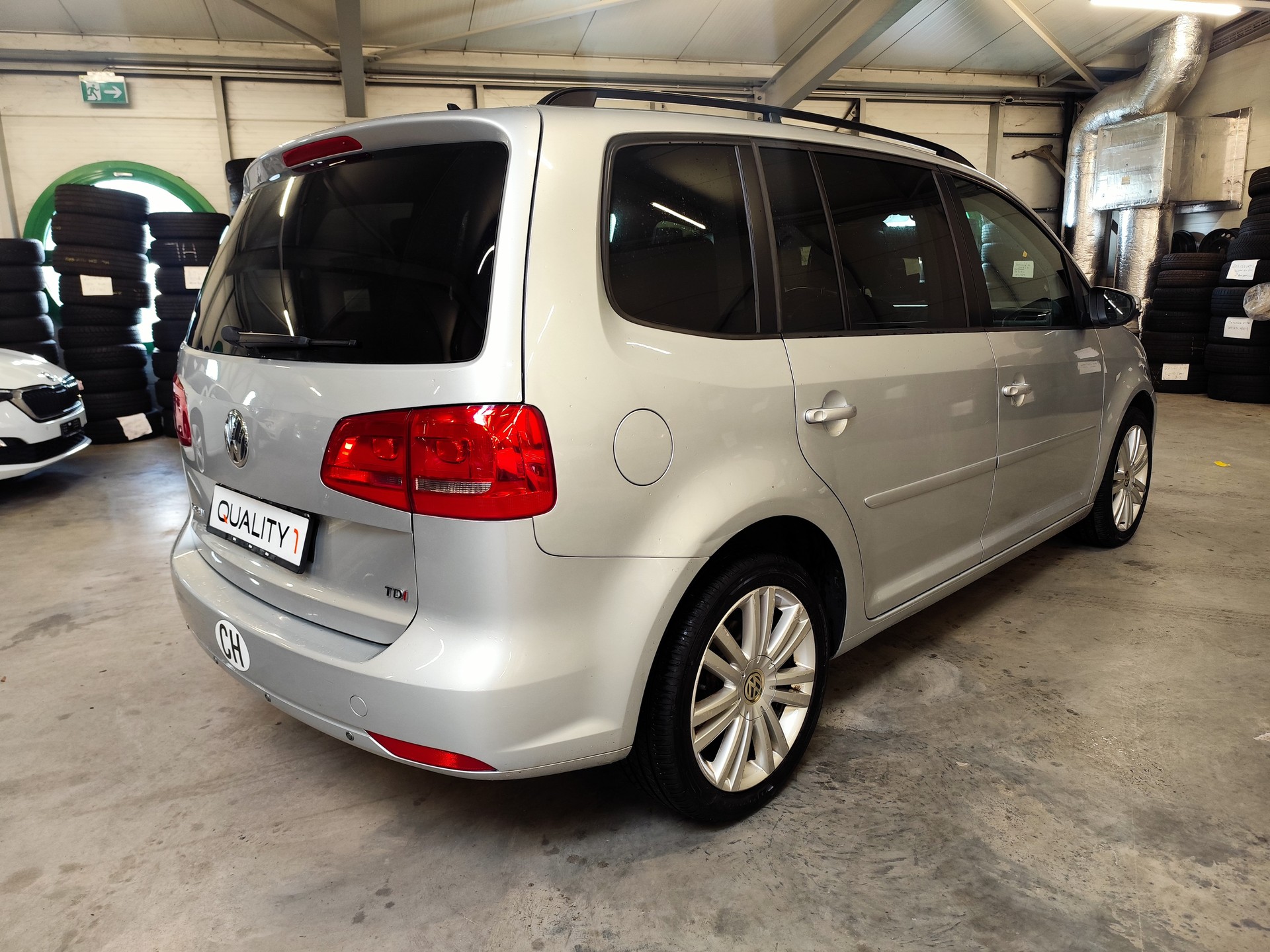 VW Touran 1.6 TDI Trendline DSG-image-2
