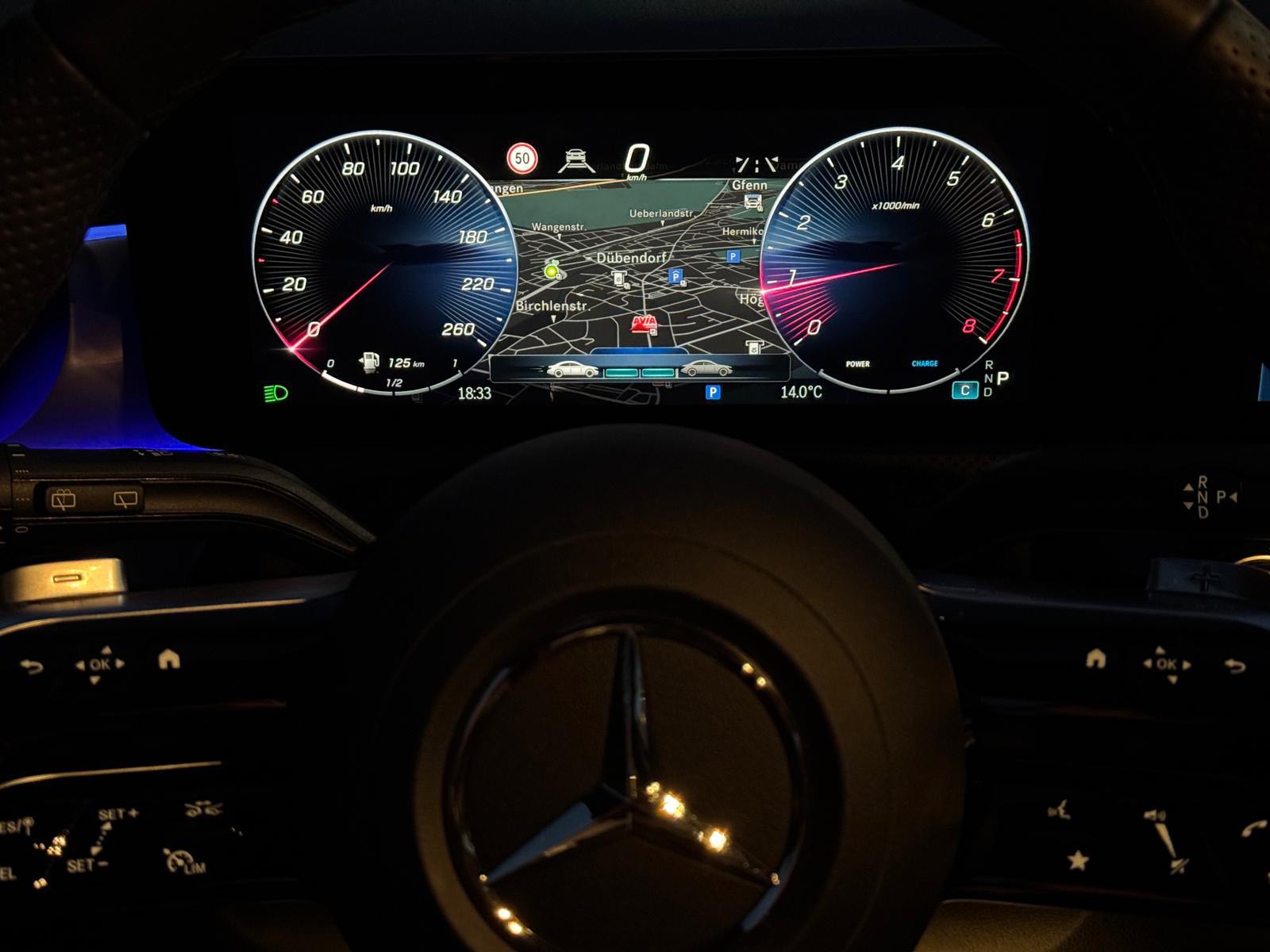MERCEDES-BENZ GLA 200 AMG Line "AHK-Distronic"-image-14