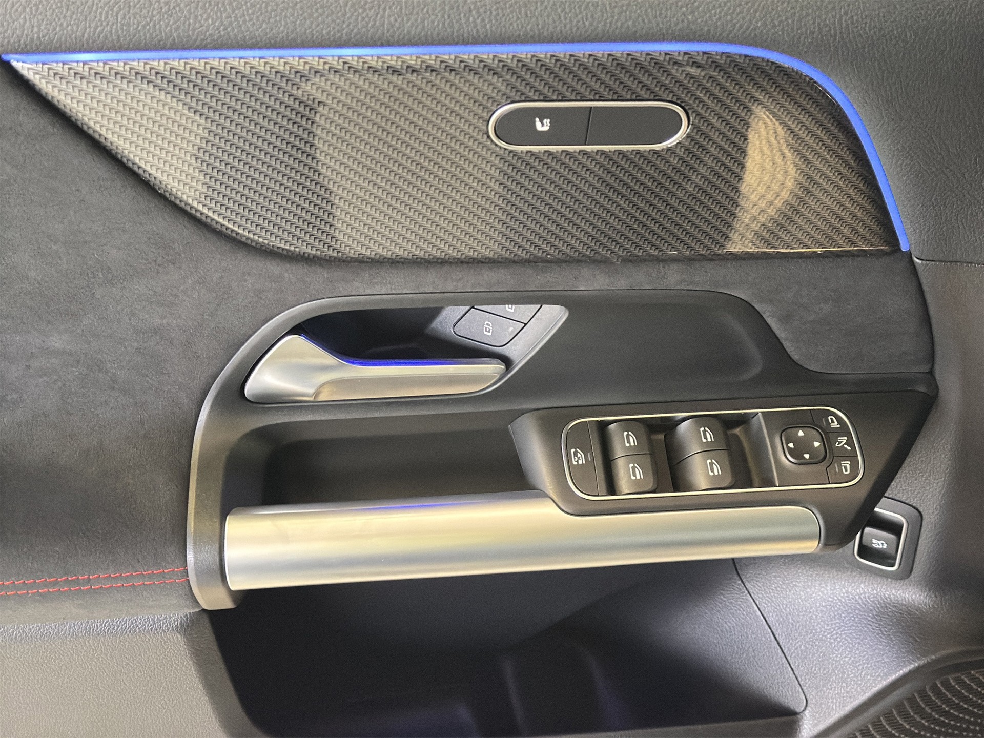 MERCEDES-BENZ GLA 200 AMG Line "AHK-Distronic"-image-8