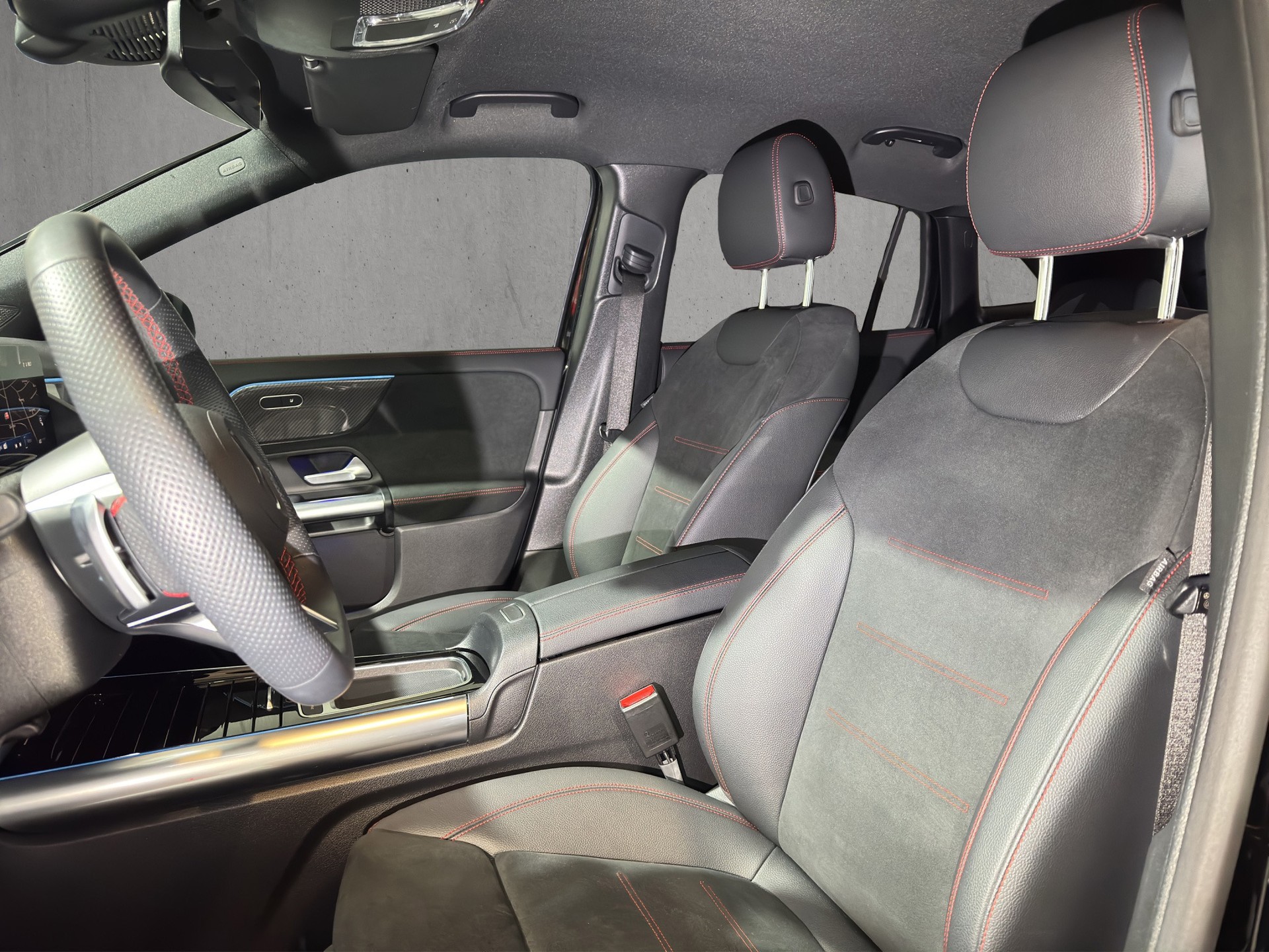 MERCEDES-BENZ GLA 200 AMG Line "AHK-Distronic"-image-7