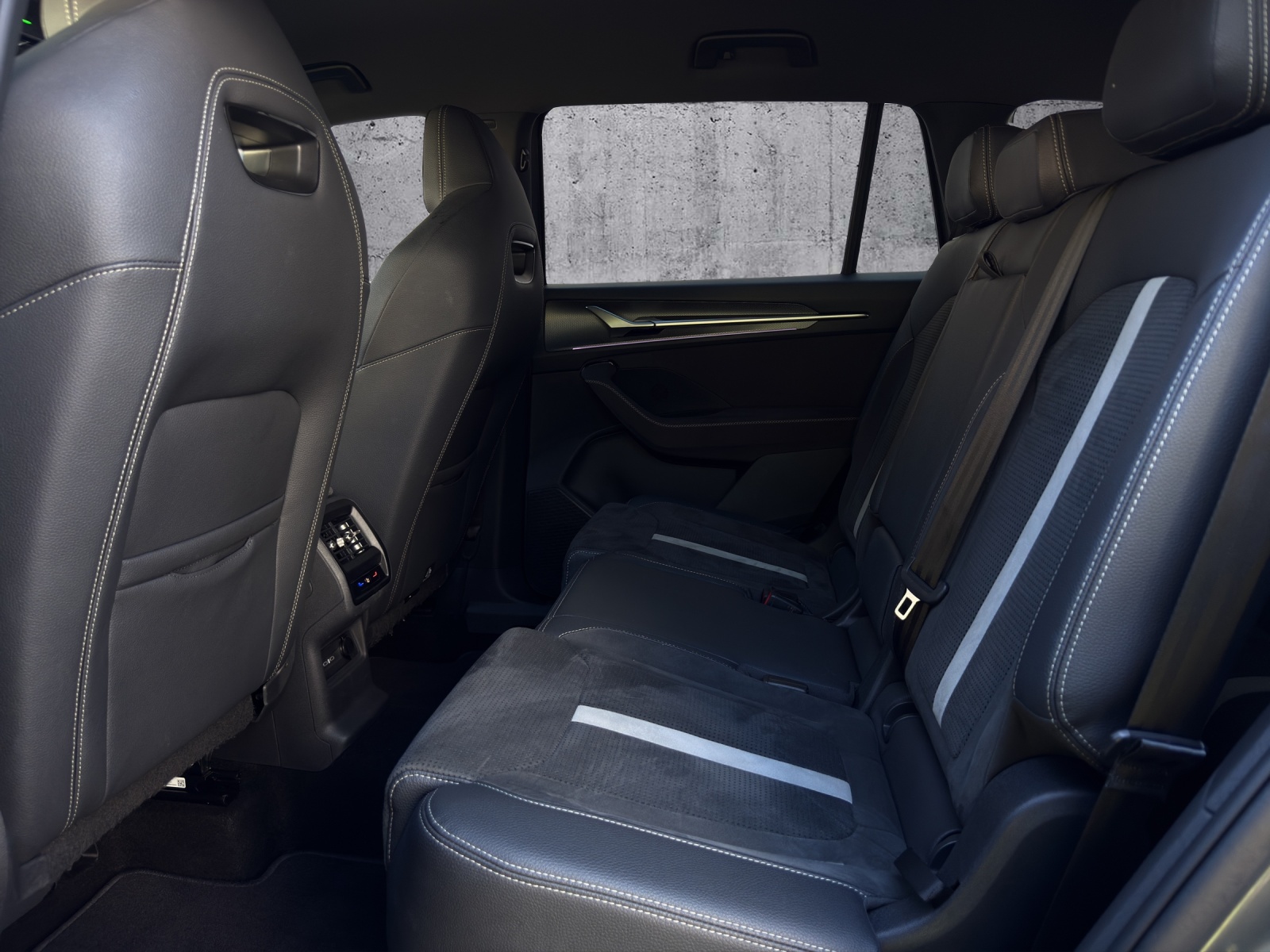 SKODA Kodiaq 2.0 TDI Sportline 4x4 *CH-Fahrzeug*-image-8