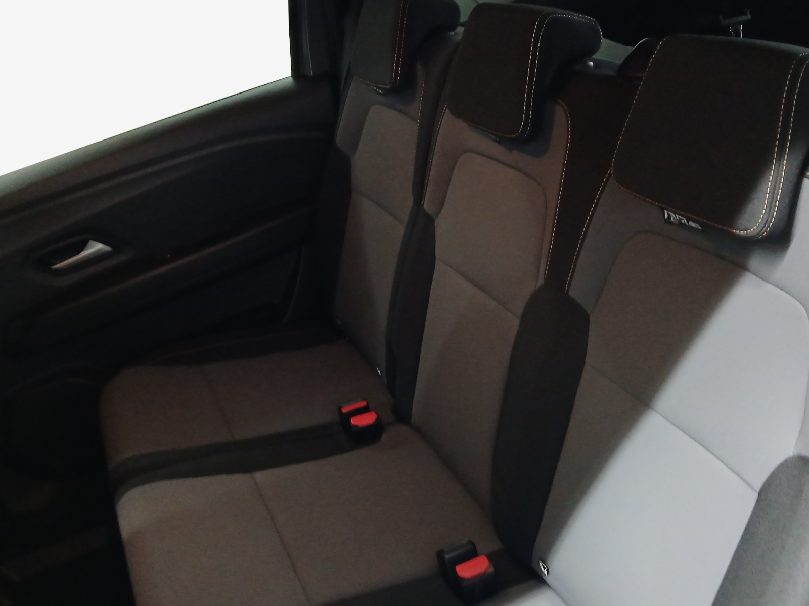 DACIA Jogger HEV 140 Extreme-image-11