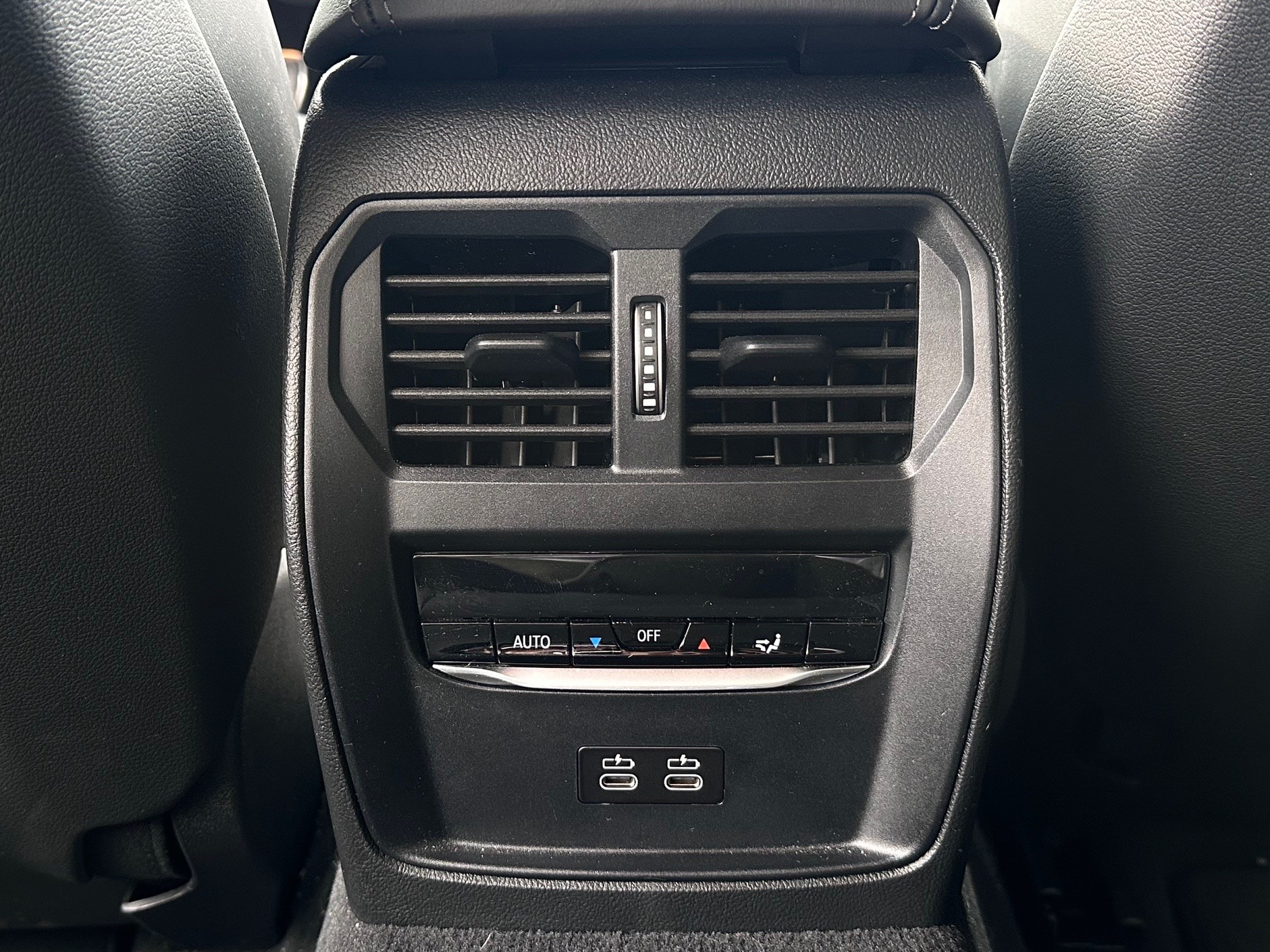 BMW M3 Competition M xDrive-image-13