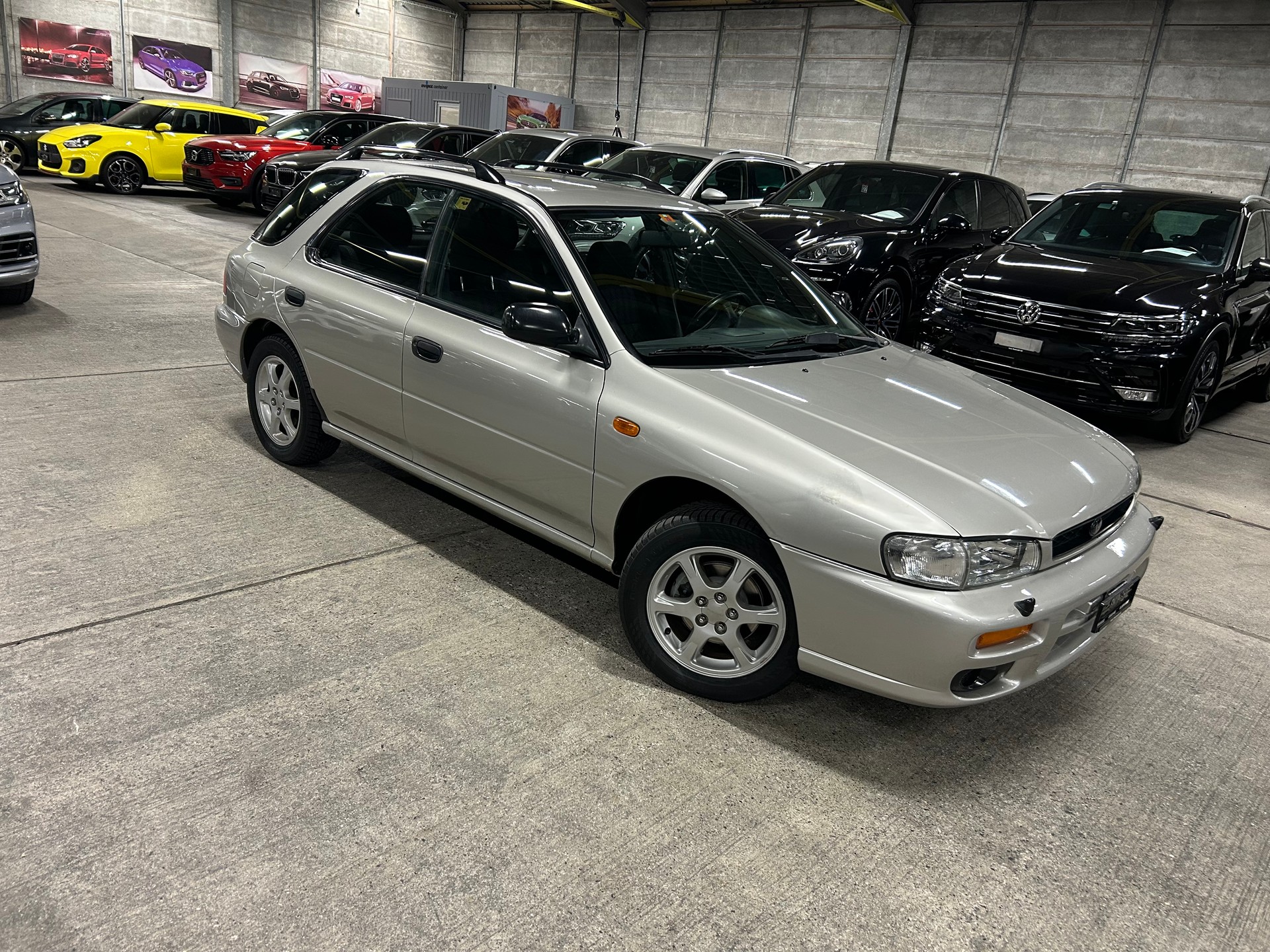 SUBARU Impreza 2.0 Celebration A-showroom-element-1