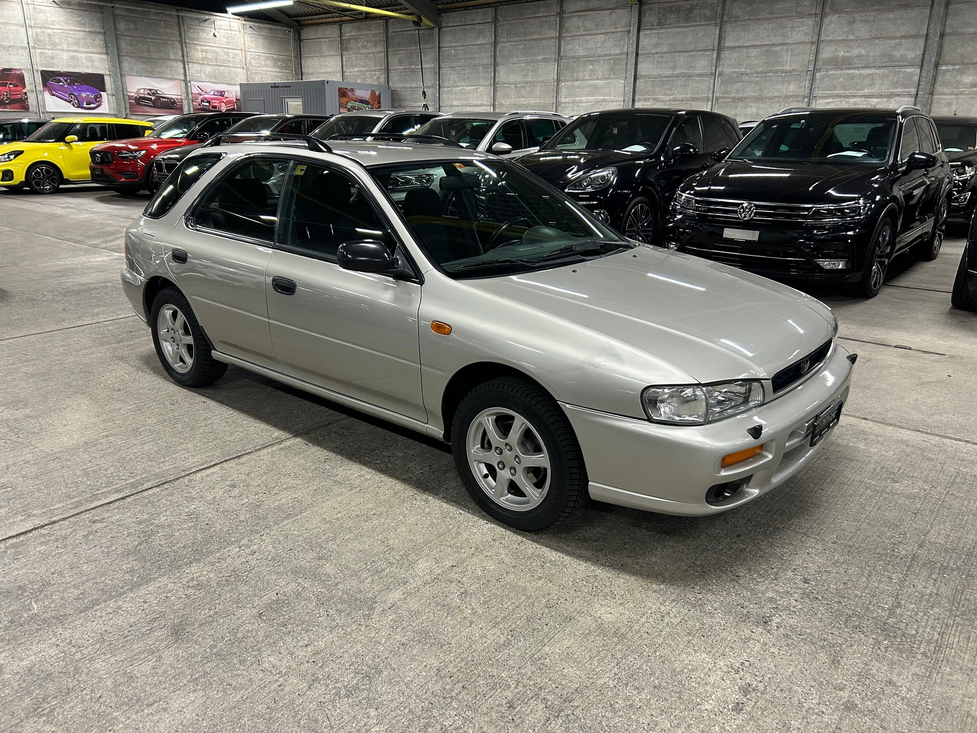 SUBARU Impreza 2.0 Celebration A-showroom-element-2