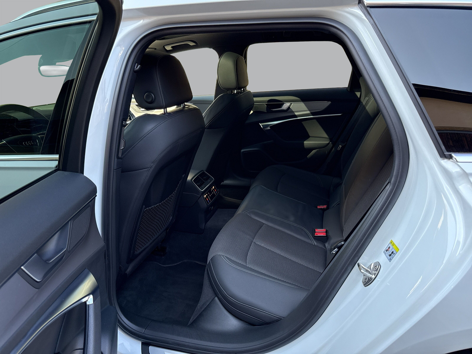 AUDI A6 Avant 45 Sport Att qu-image-16