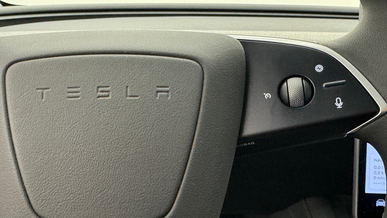 TESLA Model 3 RWD-image-9