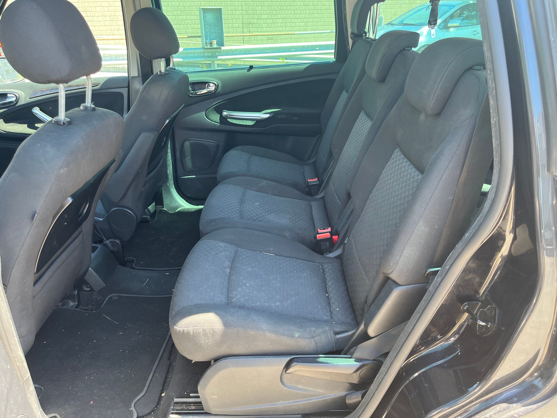 FORD Galaxy 2.0 TDCi Ghia-image-9