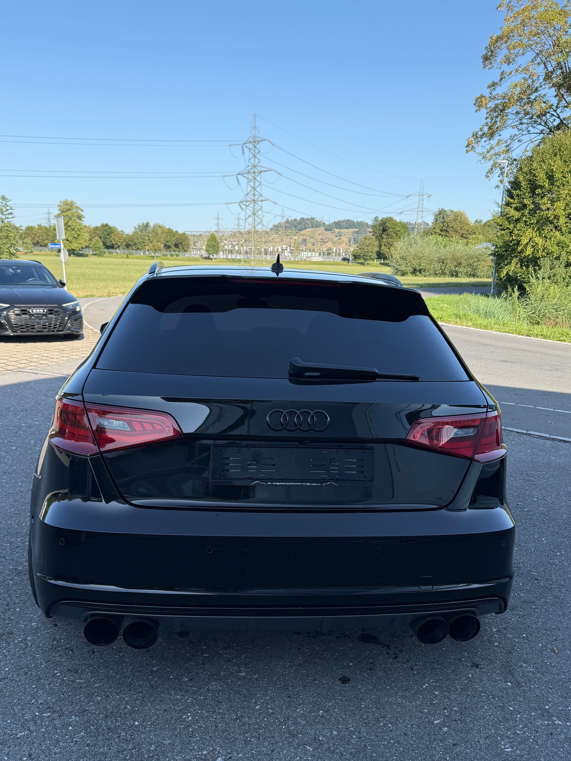 AUDI S3 Sportback 2.0 TFSI quattro S-tronic-showroom-element-3