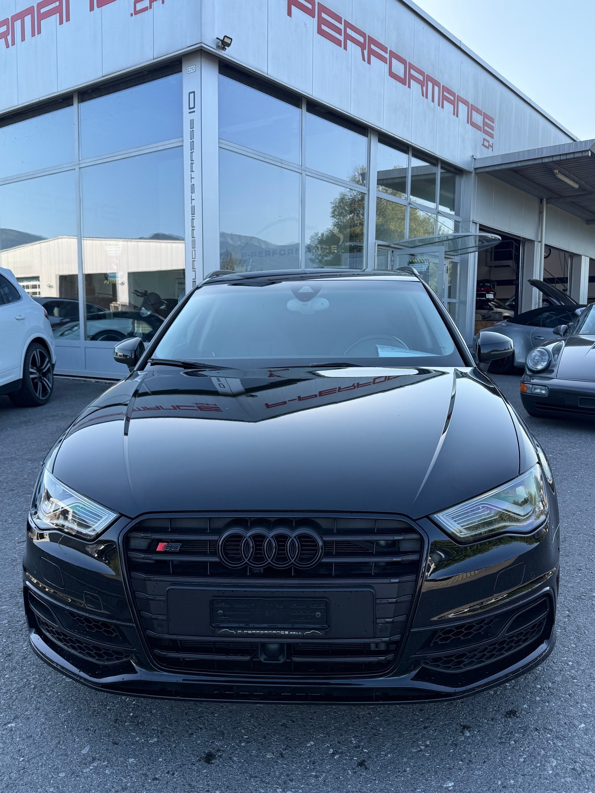 AUDI S3 Sportback 2.0 TFSI quattro S-tronic-showroom-element-1