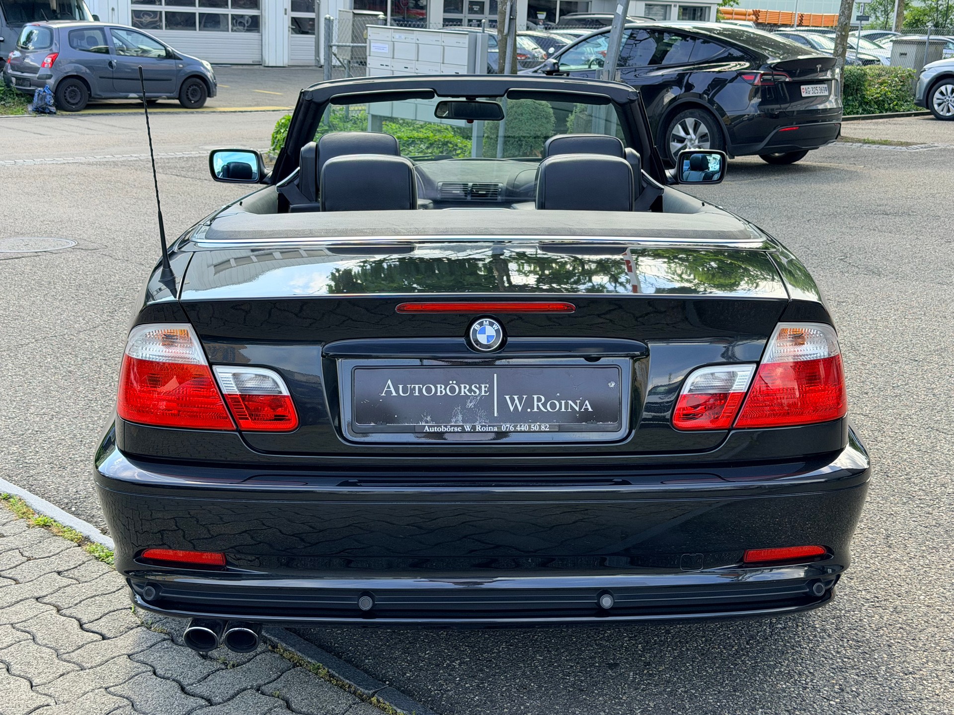 BMW 330Ci Cabriolet-showroom-element-3