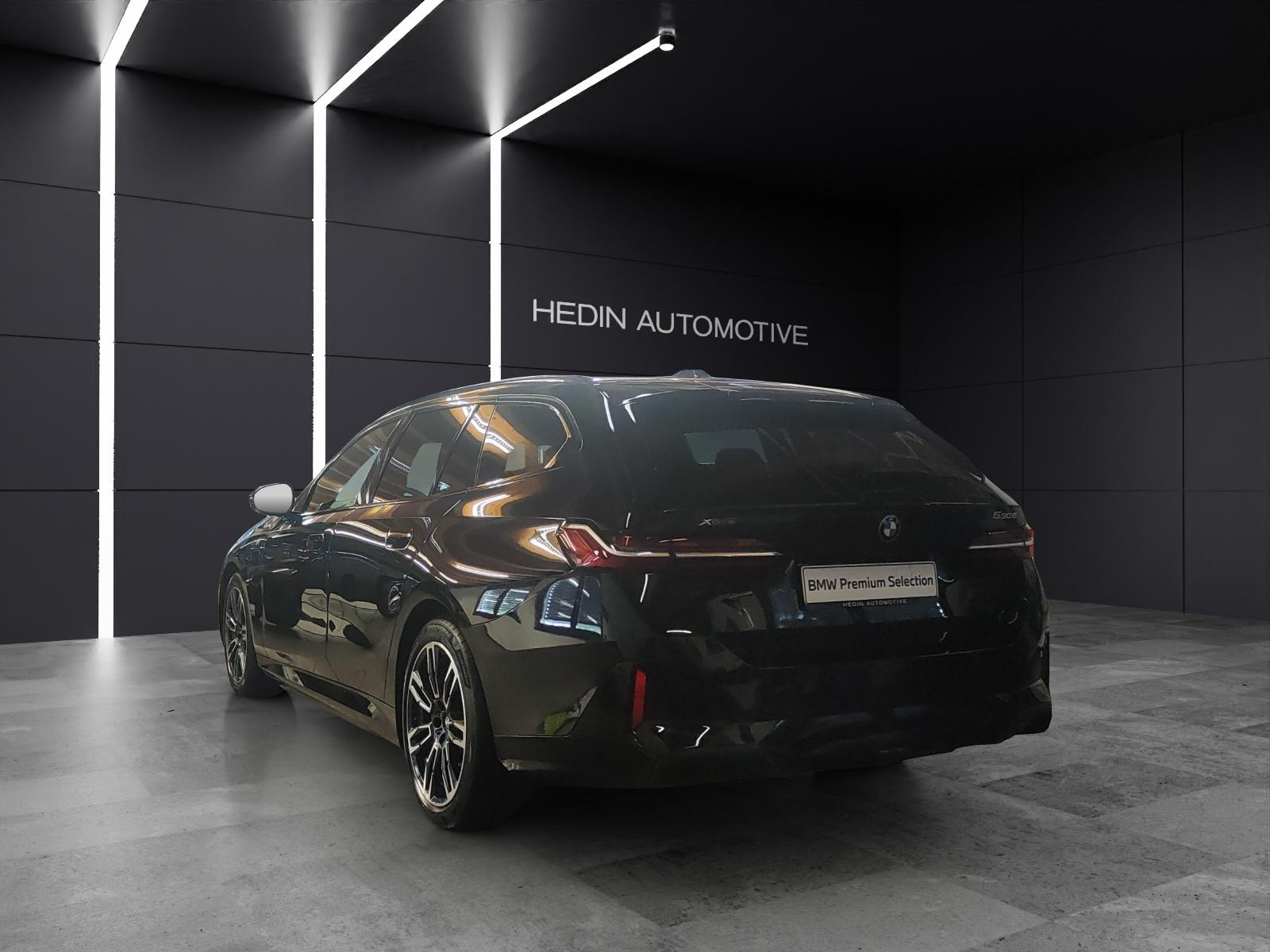 BMW 530e xDrive Touring-showroom-element-2
