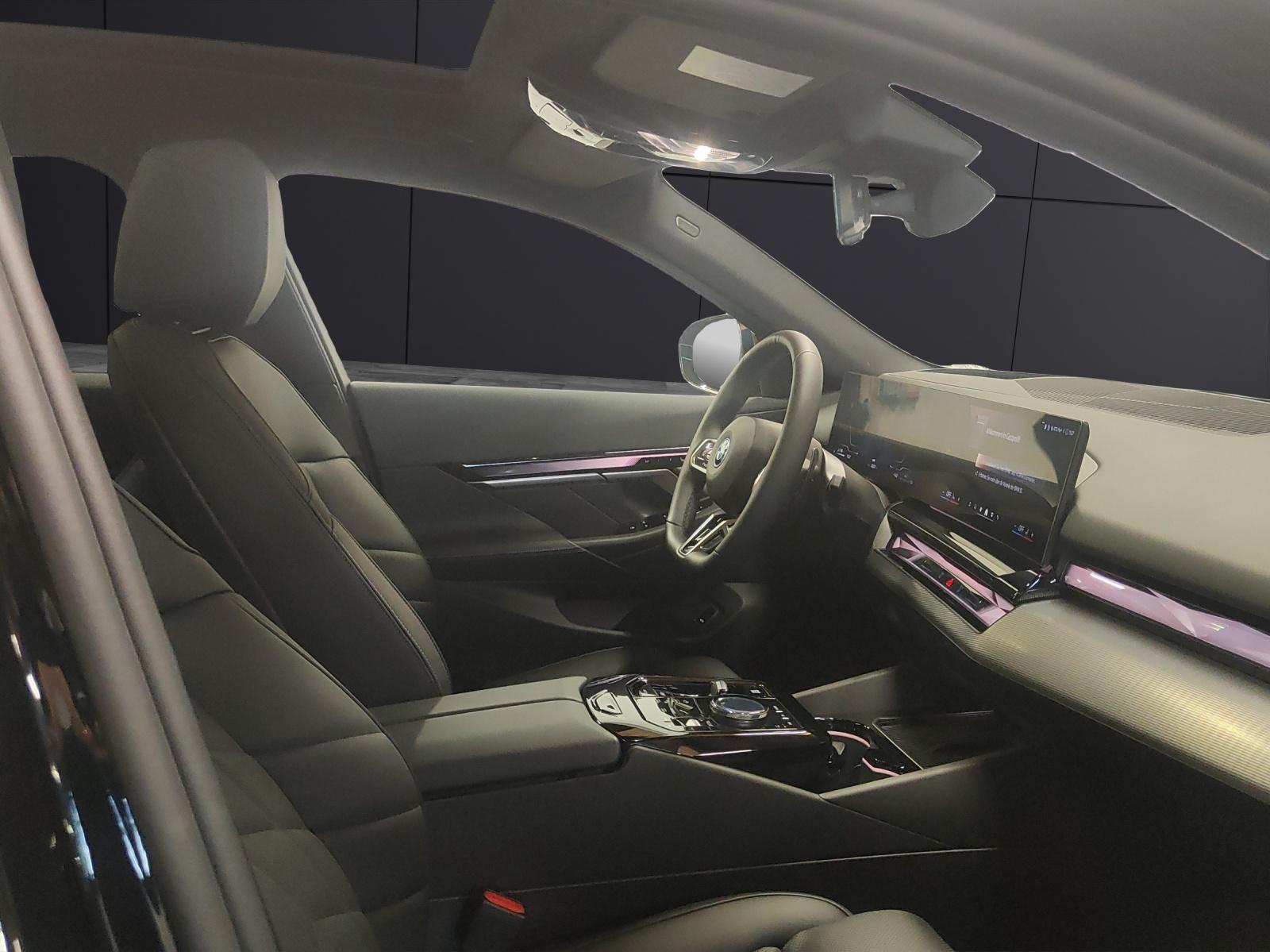BMW 530e xDrive Touring-image-14