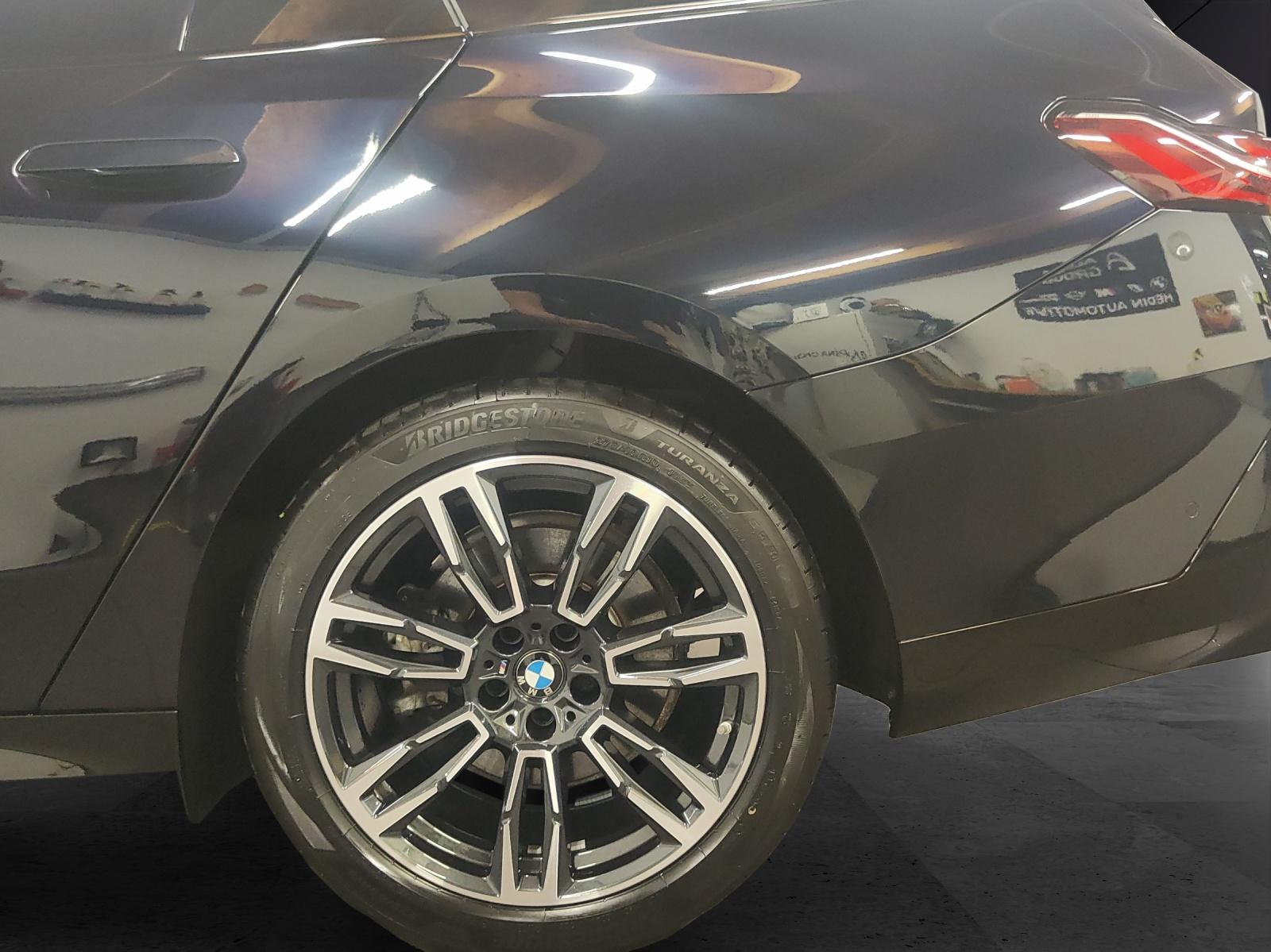 BMW 530e xDrive Touring-image-9