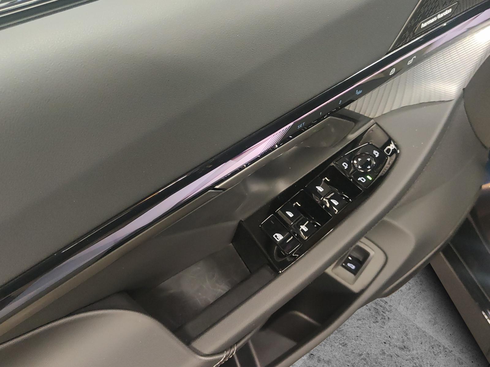 BMW 530e xDrive Touring-image-10