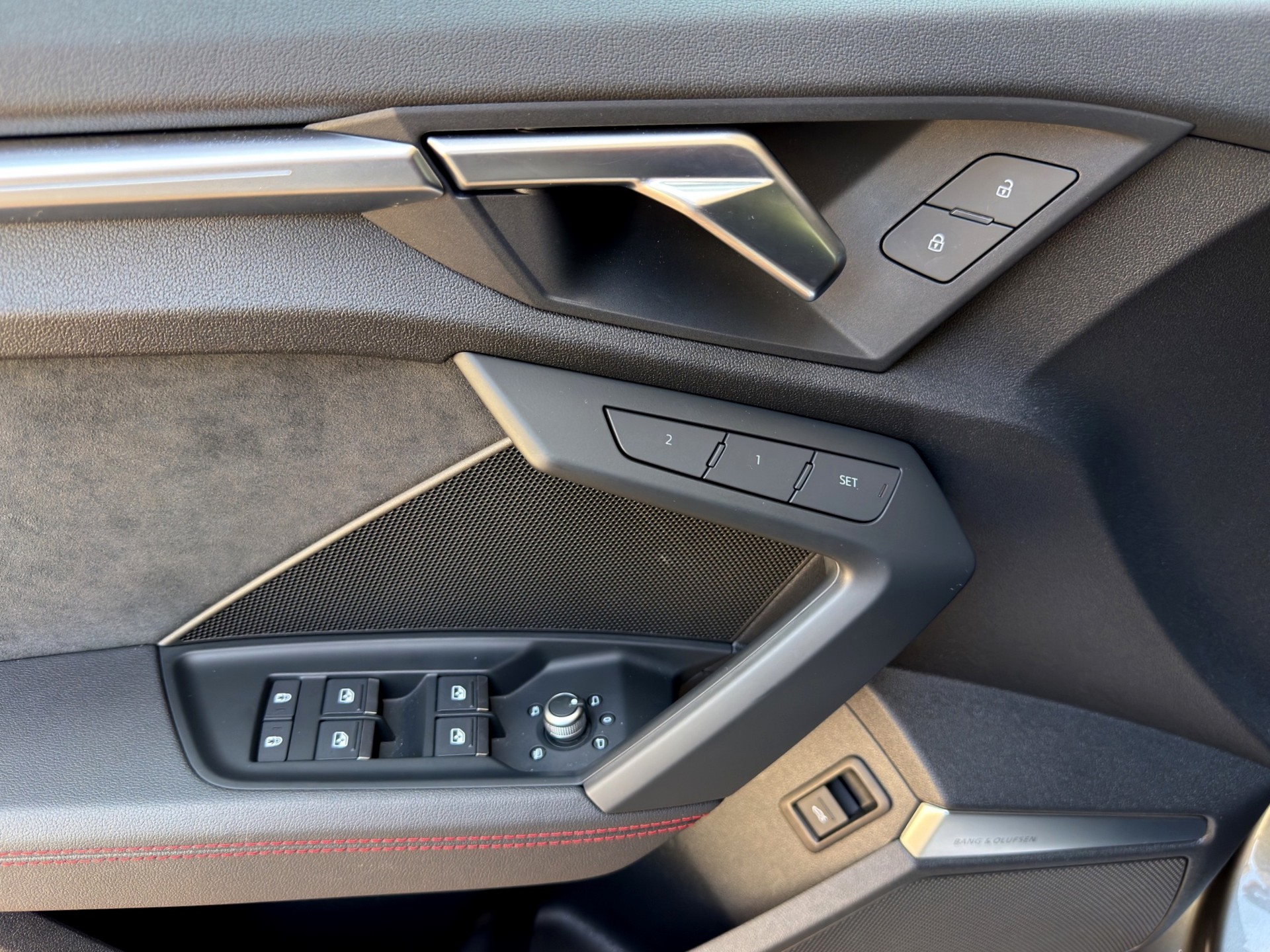 AUDI RS3 Sportback 2.5 TSI quattro S-tronic-image-27