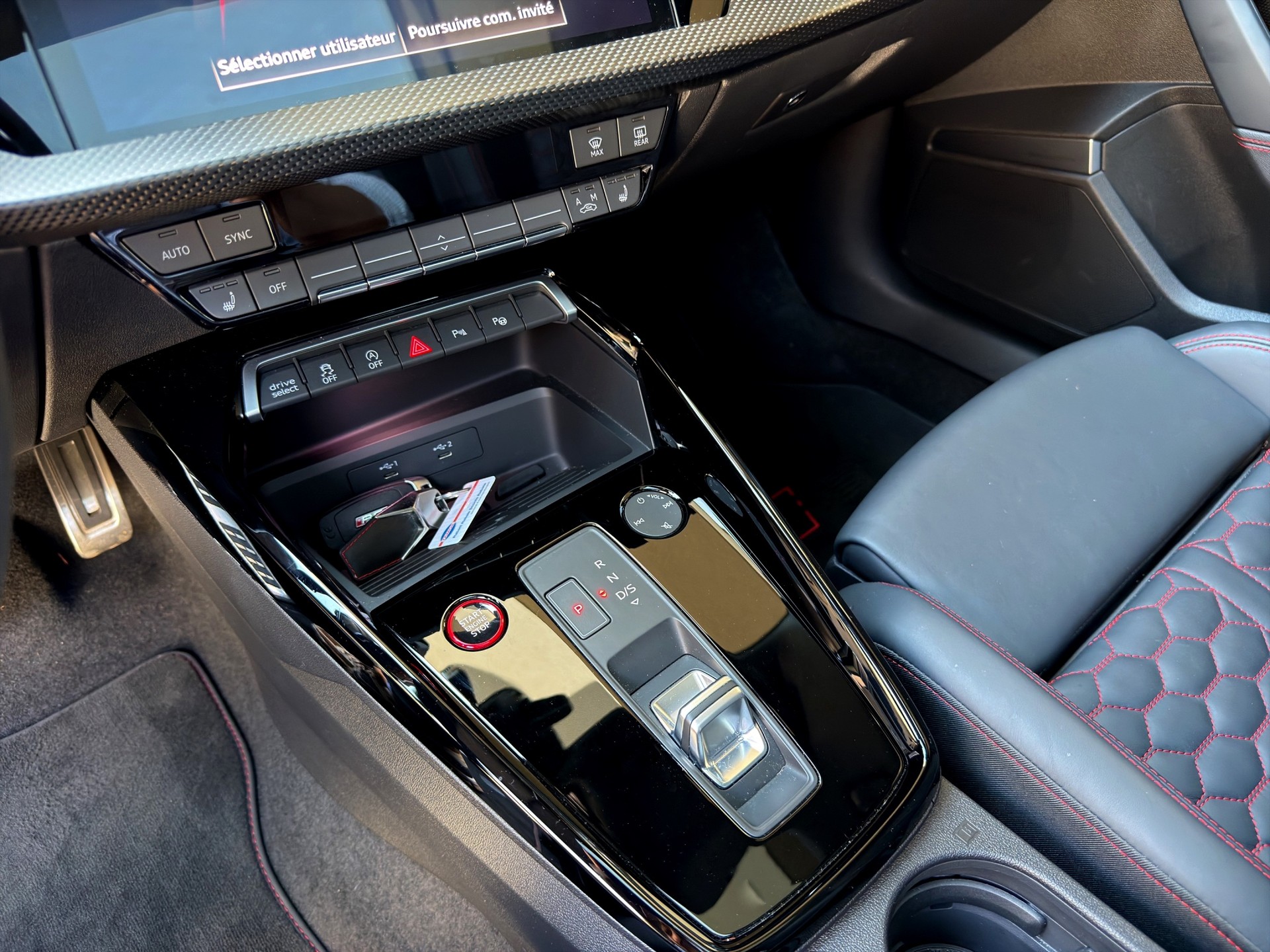 AUDI RS3 Sportback 2.5 TSI quattro S-tronic-image-21