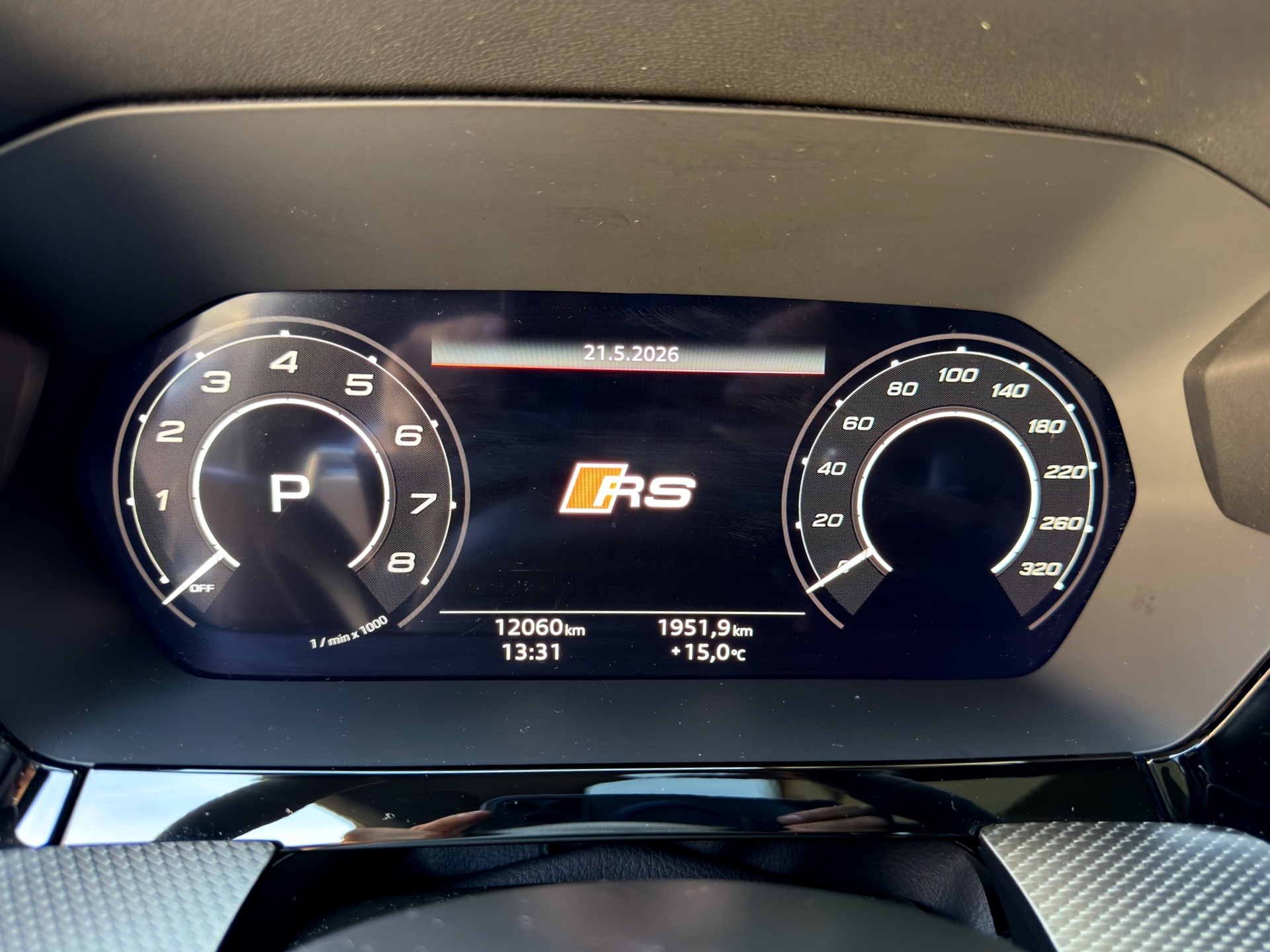 AUDI RS3 Sportback 2.5 TSI quattro S-tronic-image-18