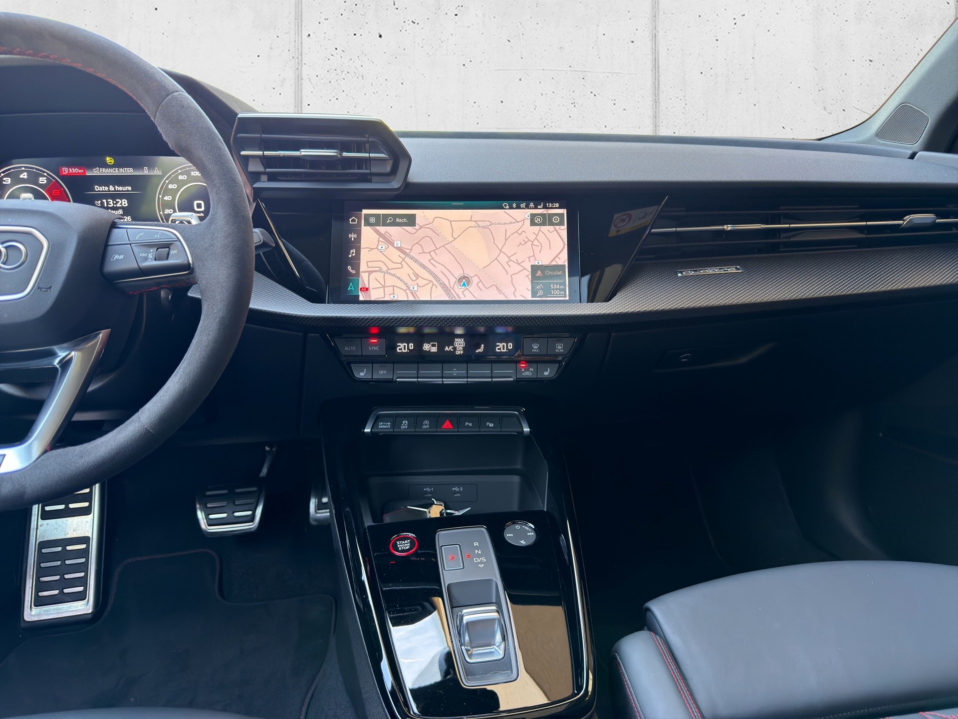 AUDI RS3 Sportback 2.5 TSI quattro S-tronic-image-19