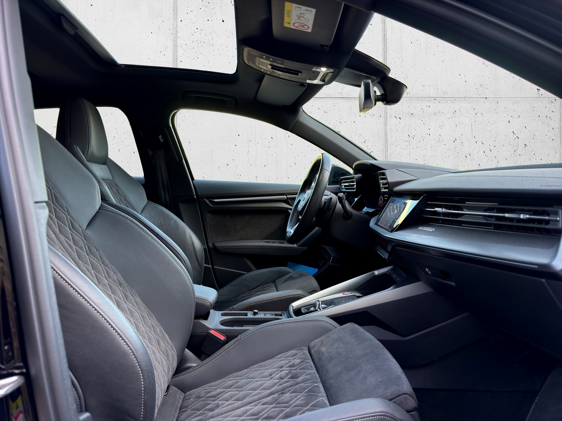 AUDI RS3 Sportback 2.5 TSI quattro S-tronic-image-22