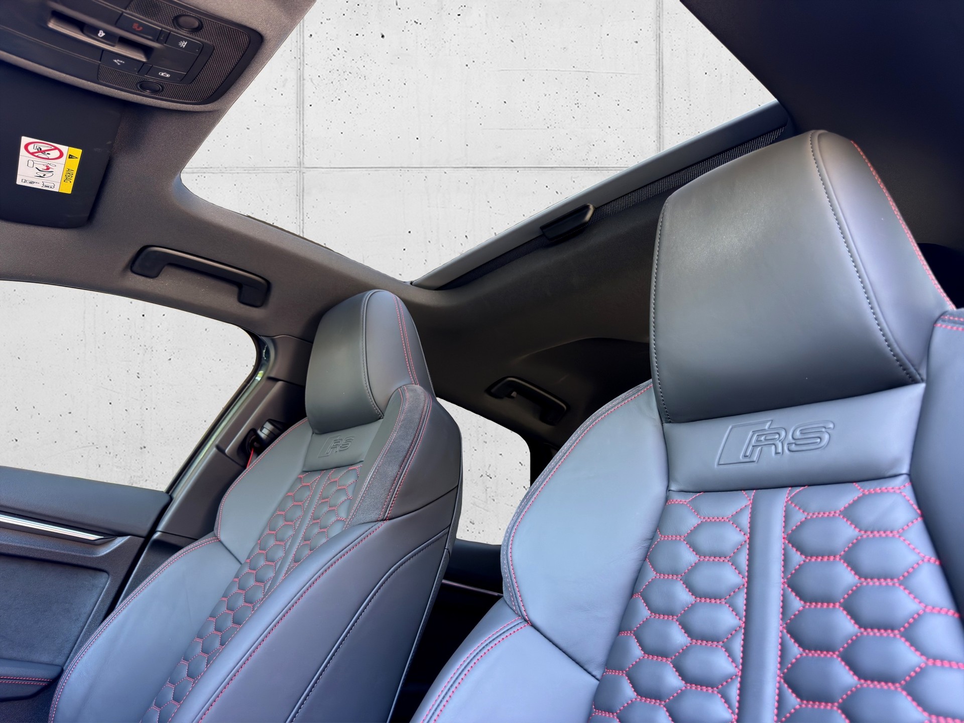 AUDI RS3 Sportback 2.5 TSI quattro S-tronic-image-11