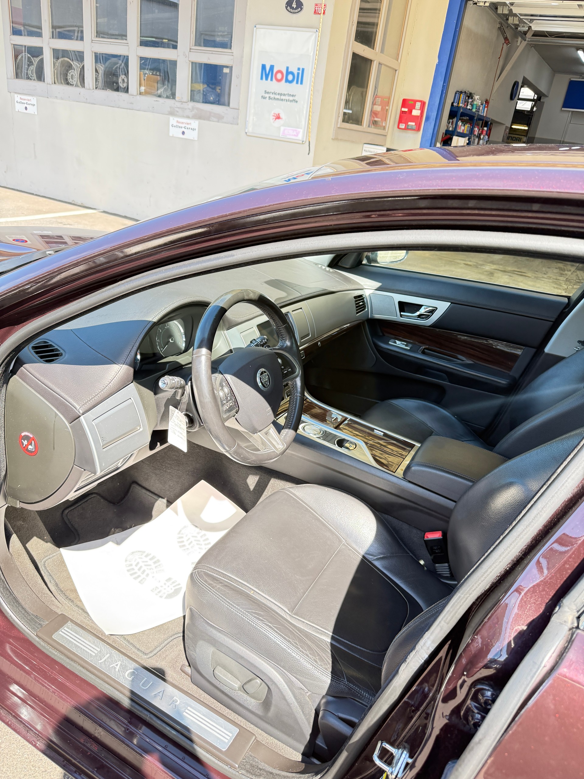 JAGUAR XF 2.2d-image-5