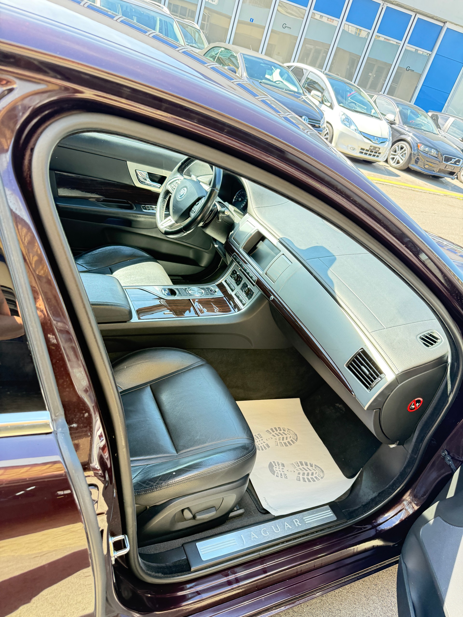 JAGUAR XF 2.2d-image-9