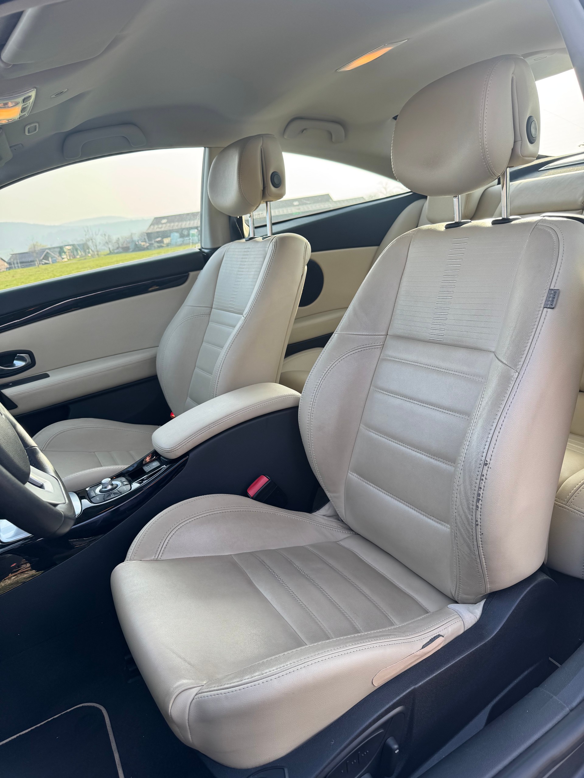 RENAULT LAGUNA 3.0 dCi Coupé-image-7