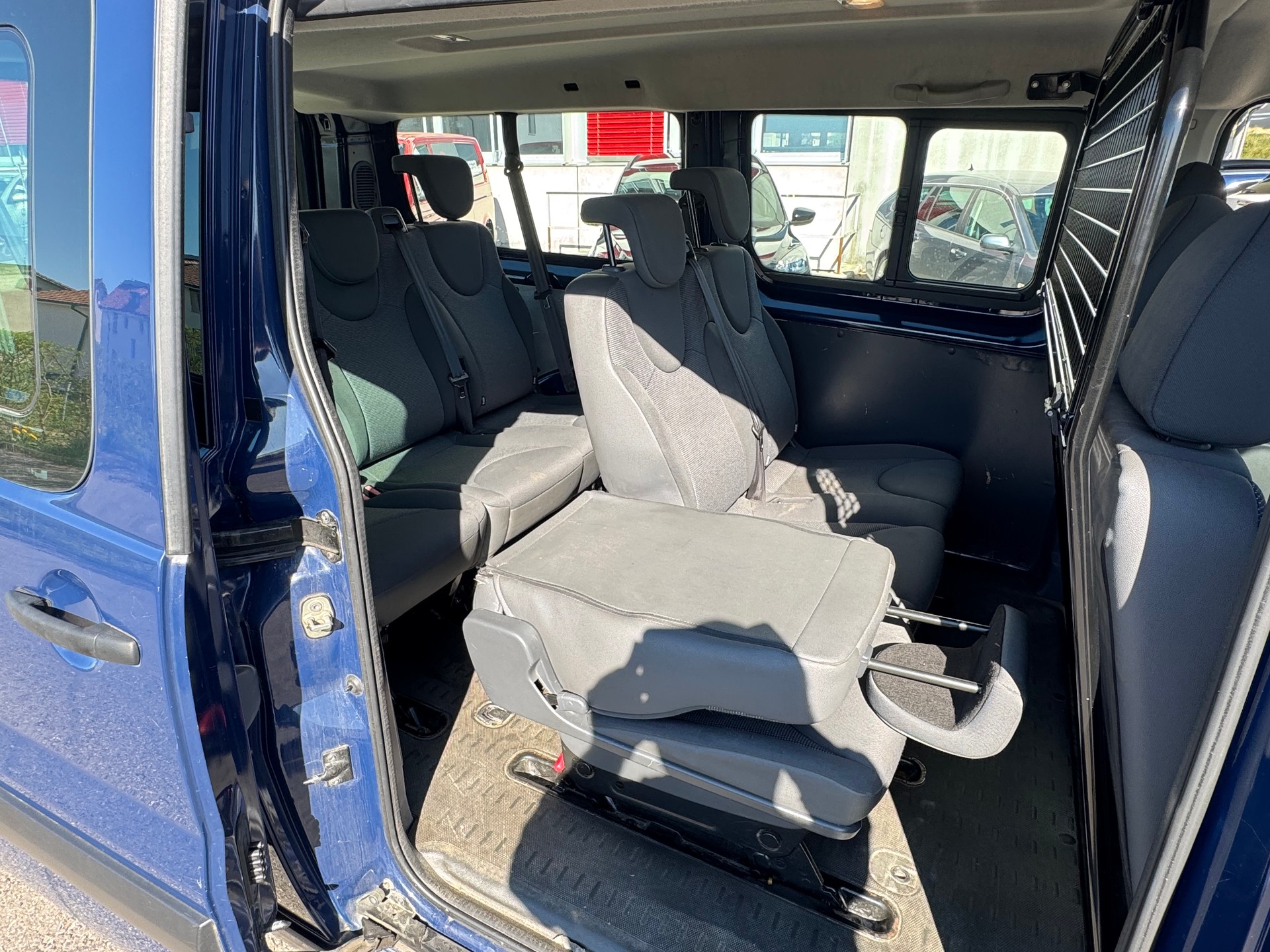 CITROEN Jumpy 2.0 HDi L2H1 Attraction-image-3