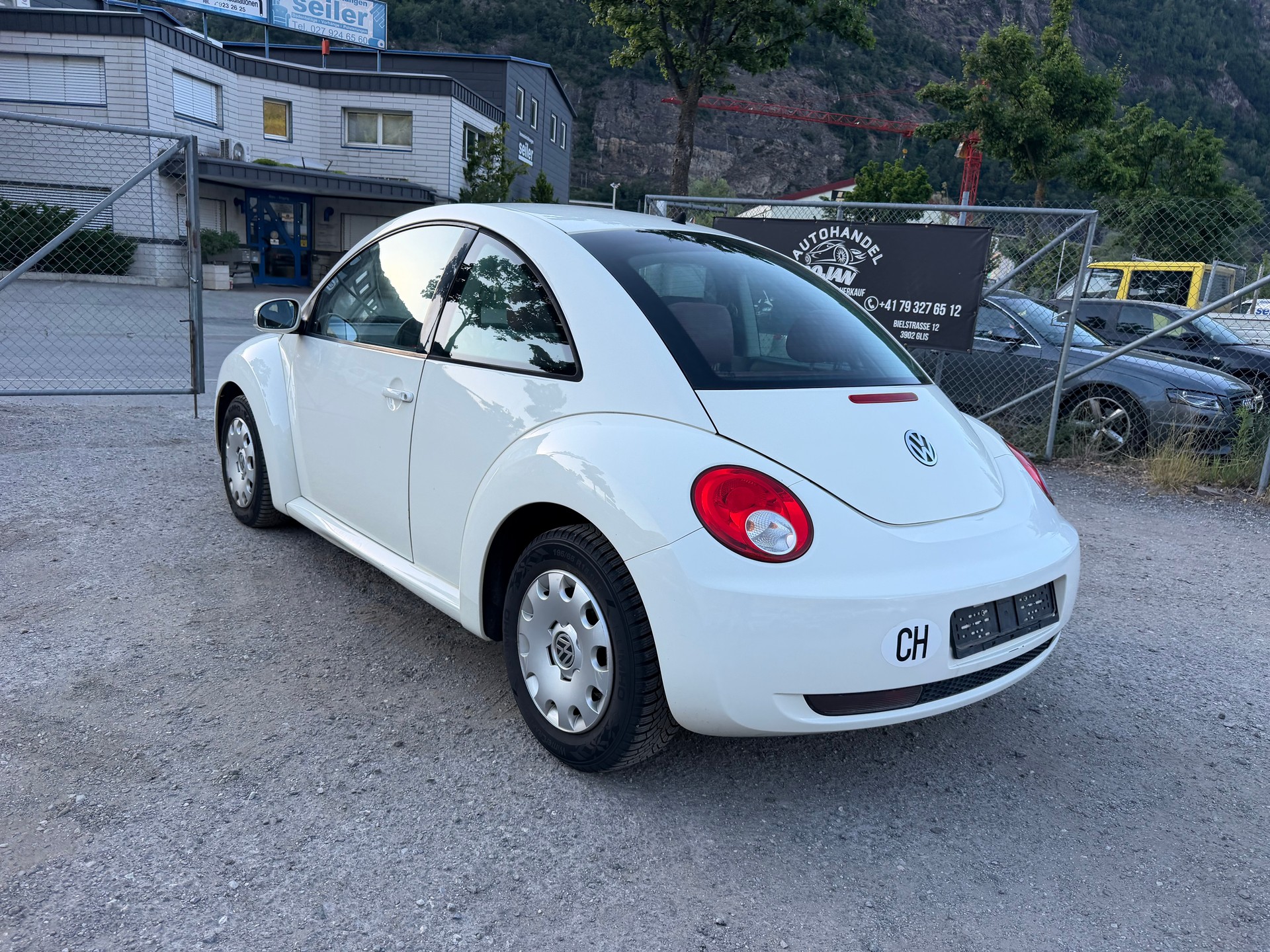VW Beetle 1.6-showroom-element-2