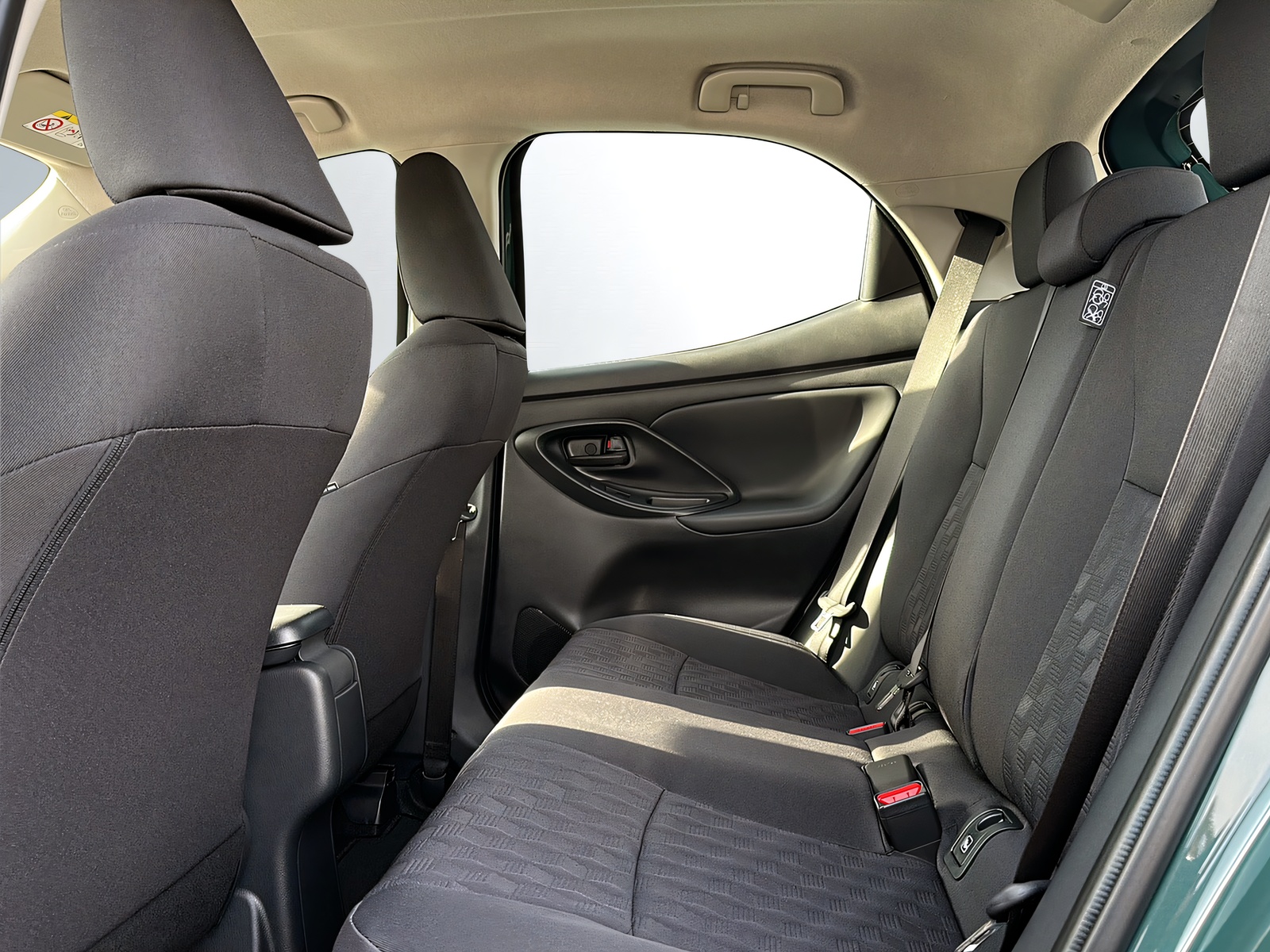 TOYOTA Yaris 1.5 Comfort e-CVT-image-11