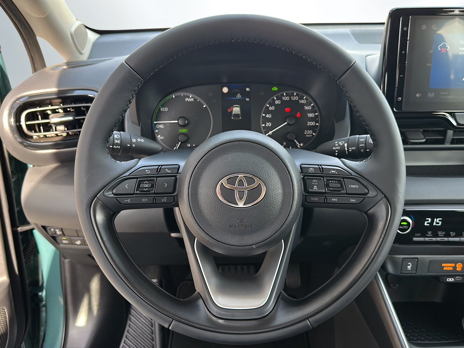 TOYOTA Yaris 1.5 Comfort e-CVT-image-6
