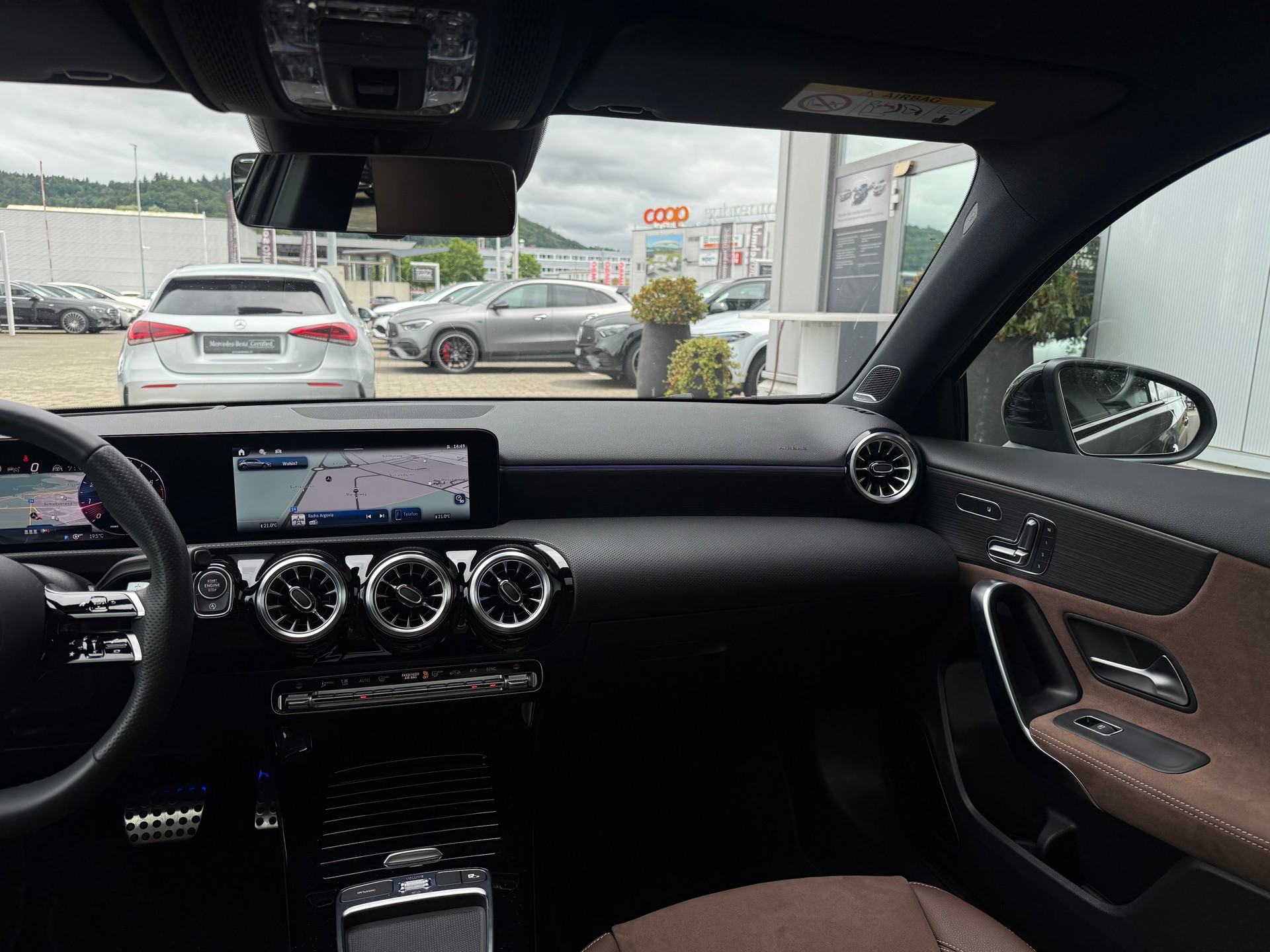 MERCEDES-BENZ A 250 AMG Line 4Matic 8G-DCT-image-6
