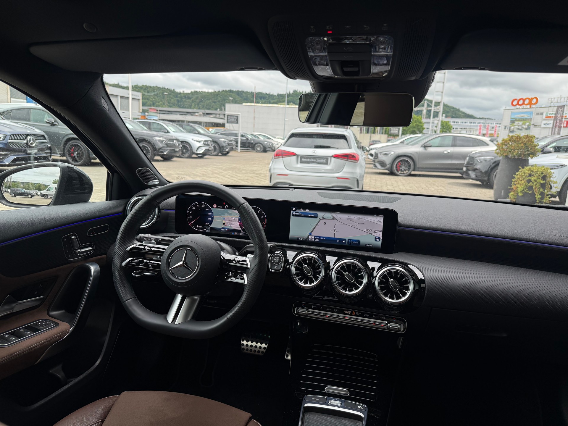 MERCEDES-BENZ A 250 AMG Line 4Matic 8G-DCT-image-5