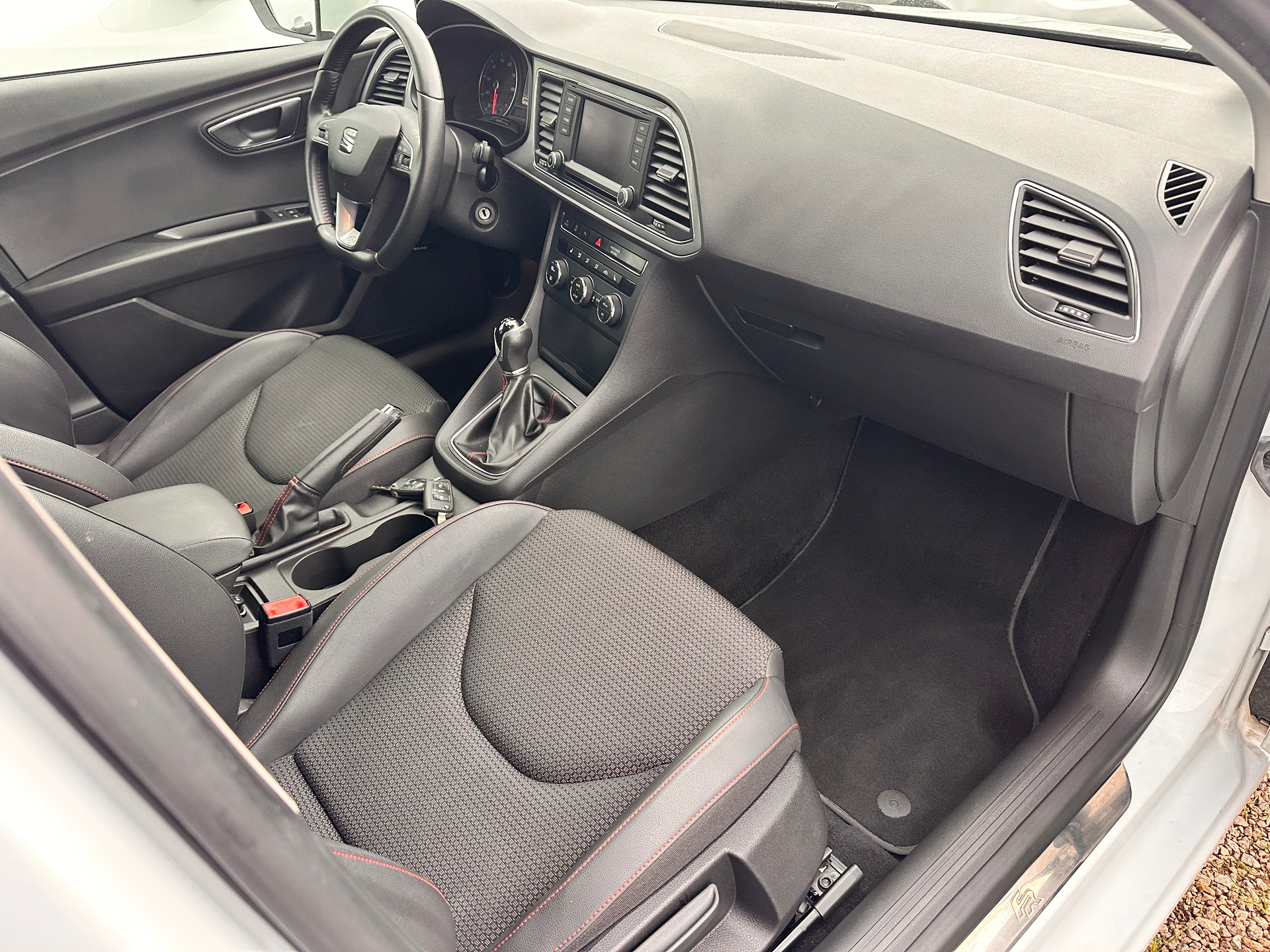 SEAT Leon 1.4 TSI FR-image-15