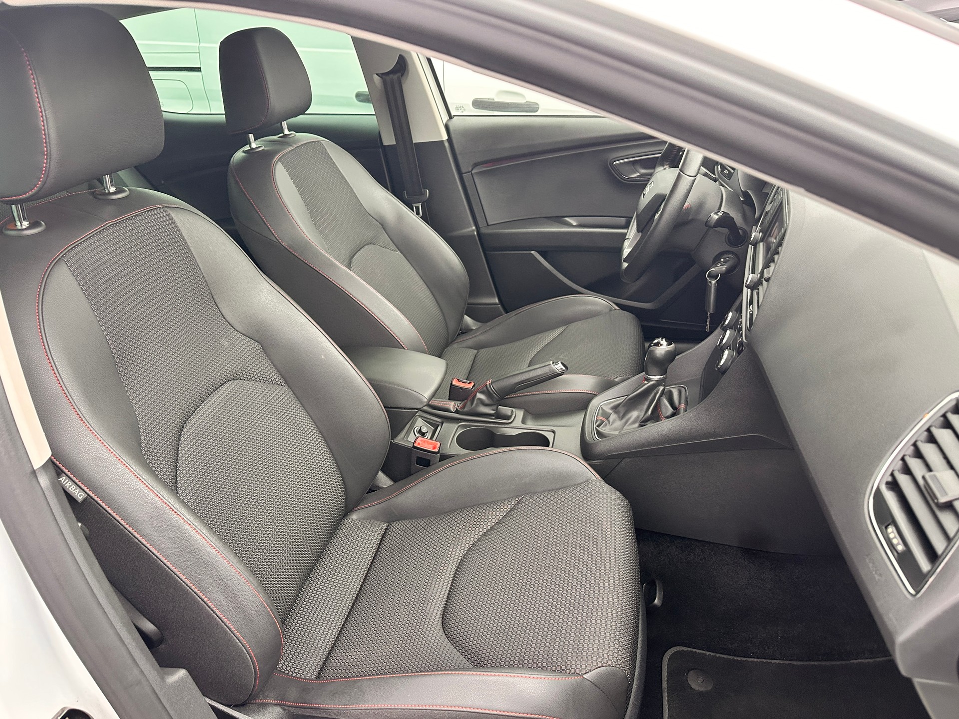 SEAT Leon 1.4 TSI FR-image-16