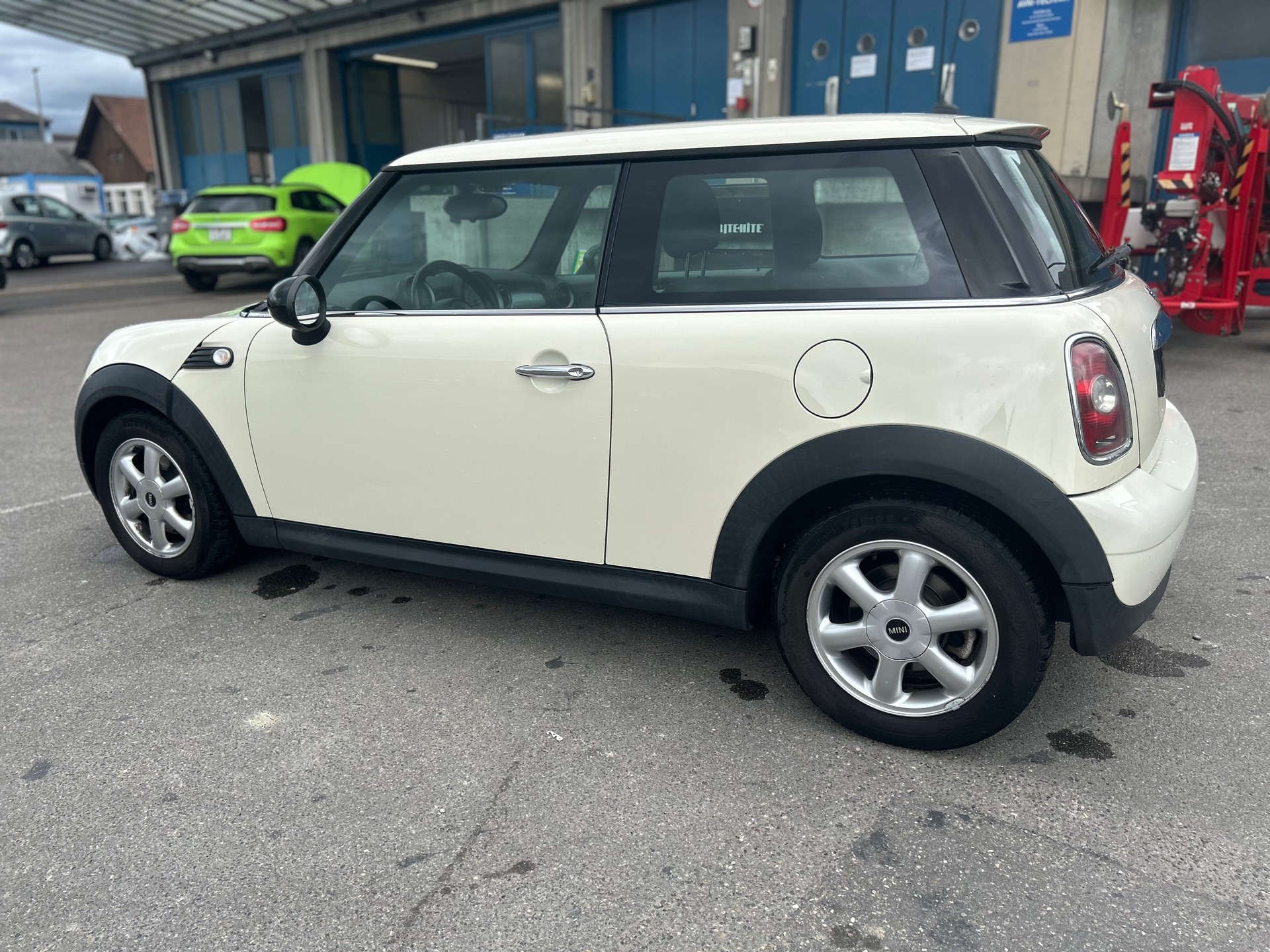 MINI One-image-3
