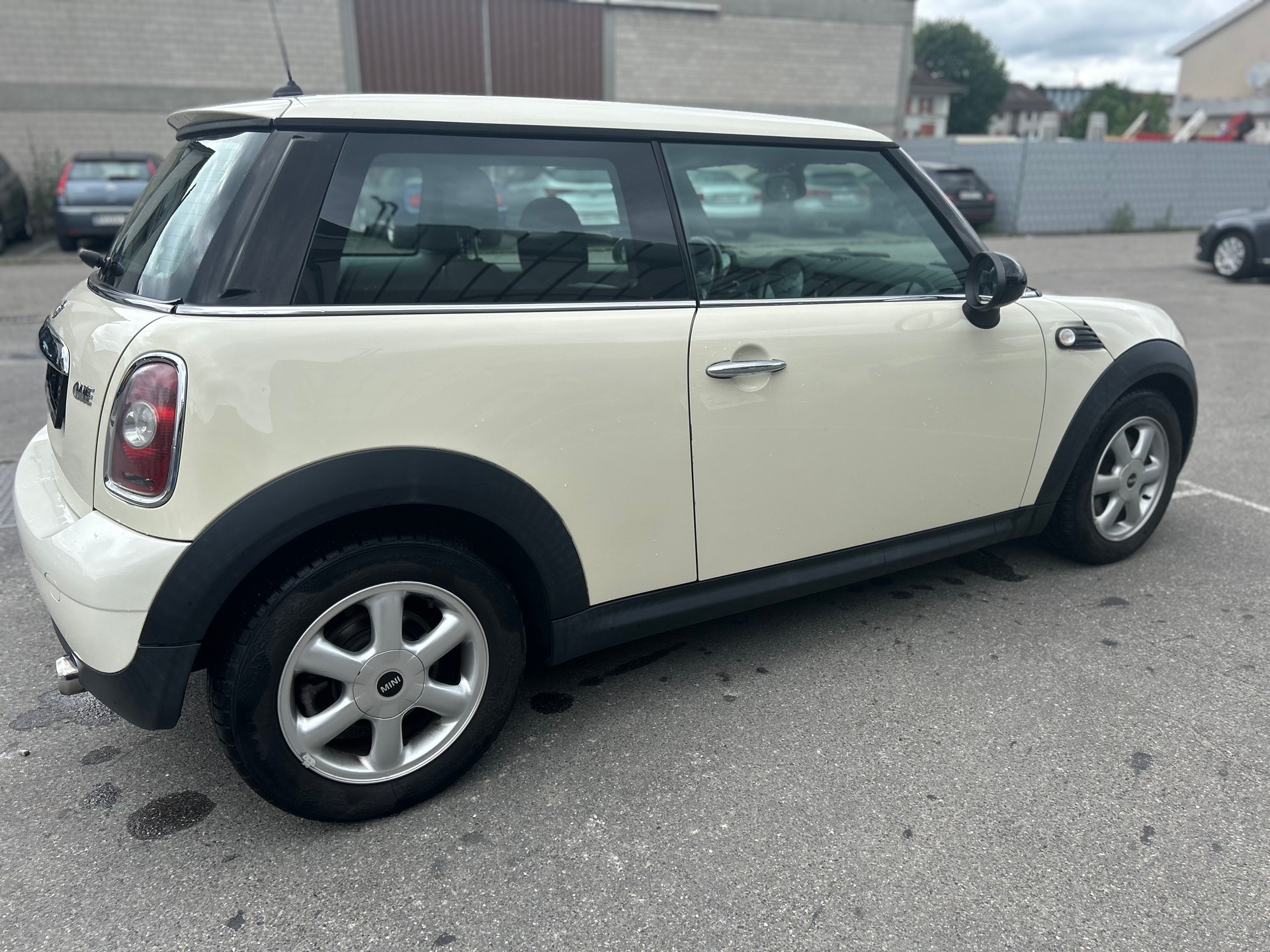 MINI One-image-4
