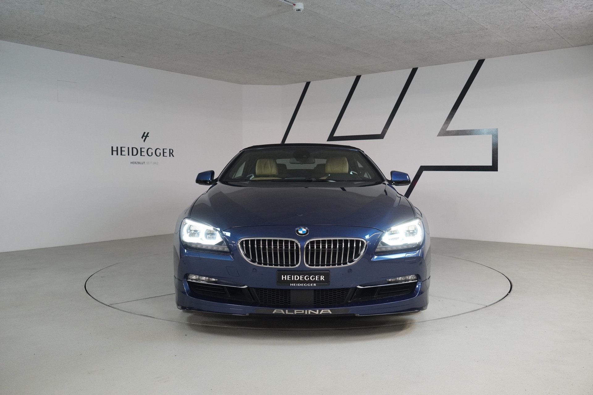 BMW-ALPINA B6 BiTurbo 4.4 V8 Cabrio Switch-Tronic-showroom-element-1
