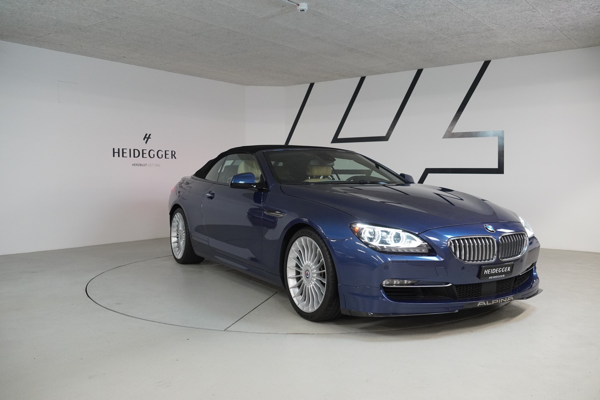 BMW-ALPINA B6 BiTurbo 4.4 V8 Cabrio Switch-Tronic-showroom-element-2